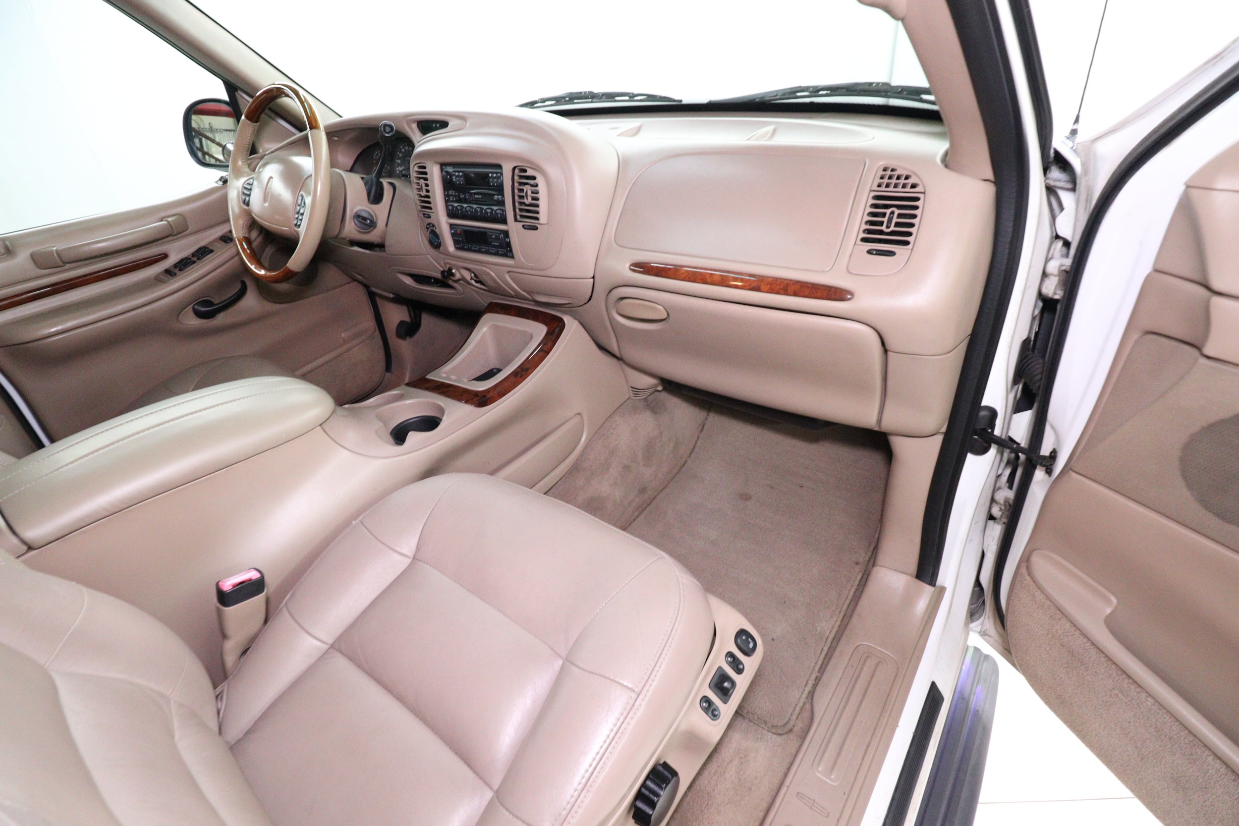 1998 Lincoln Navigator 27
