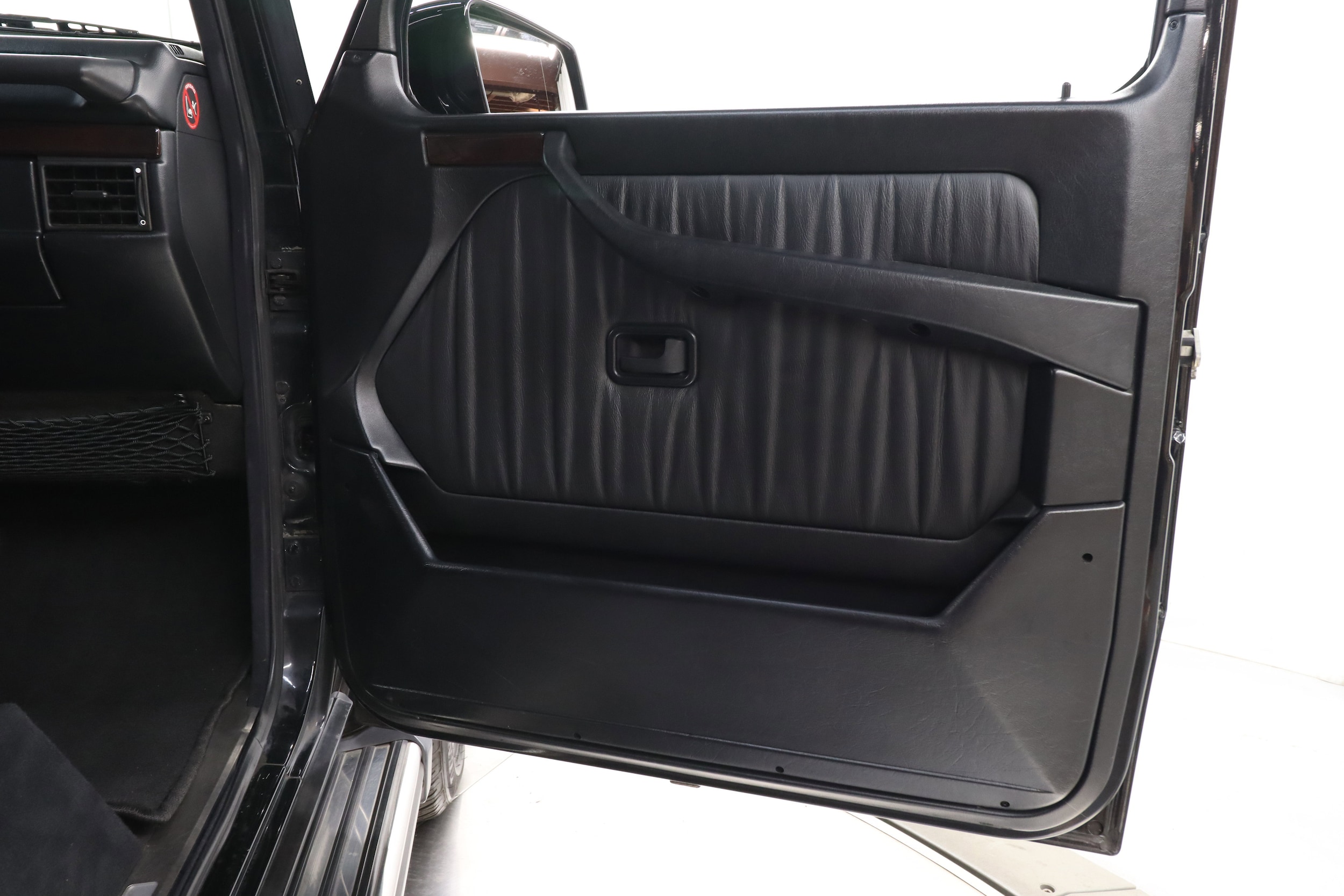 2000 Mercedes-Benz G500 26