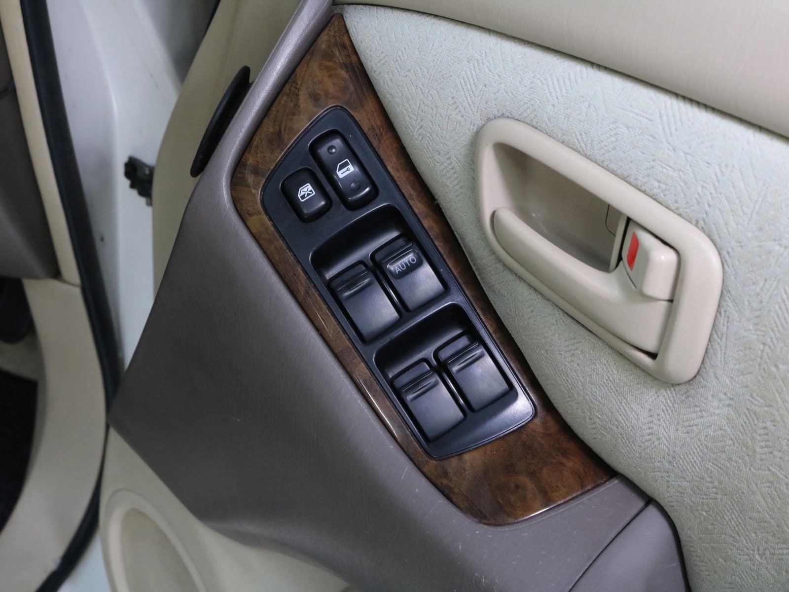 1998 Toyota Harrier 25