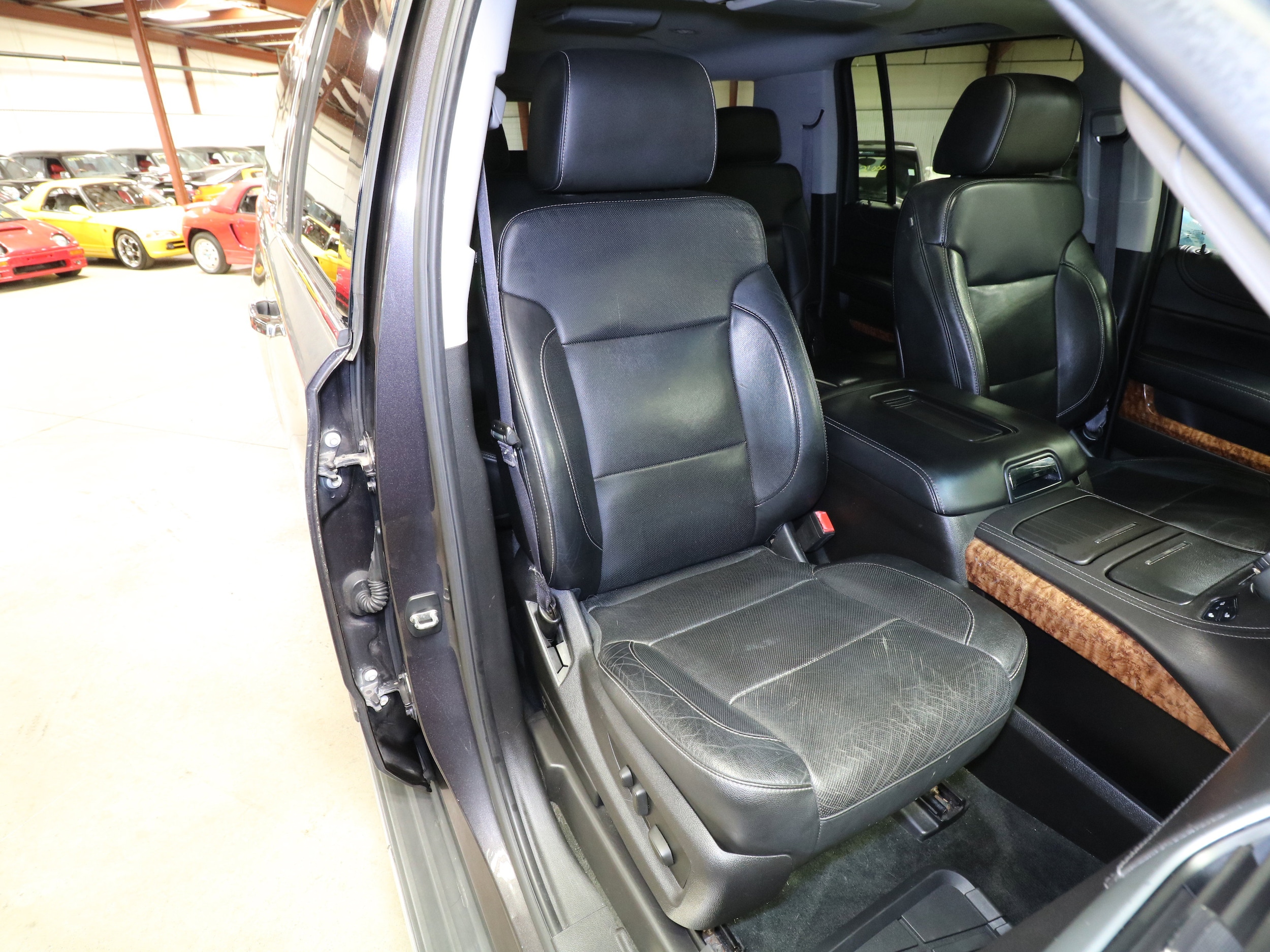 2015 Chevrolet Suburban 16