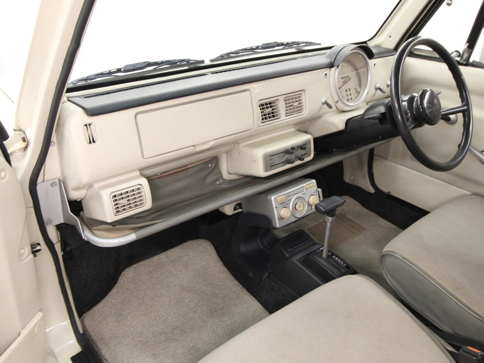 1990 Nissan Pao 15