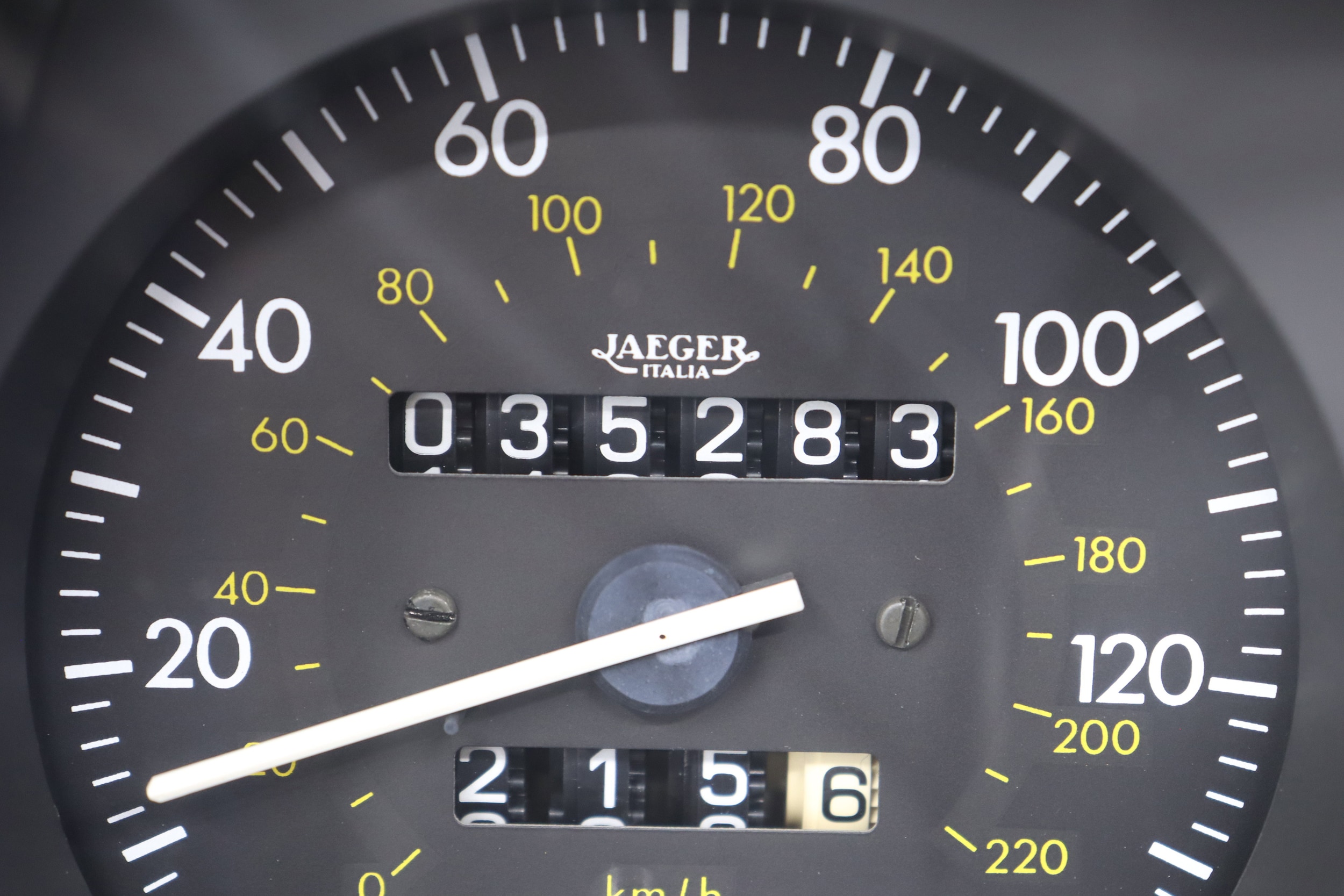 1988 Alfa Romeo Spider 64