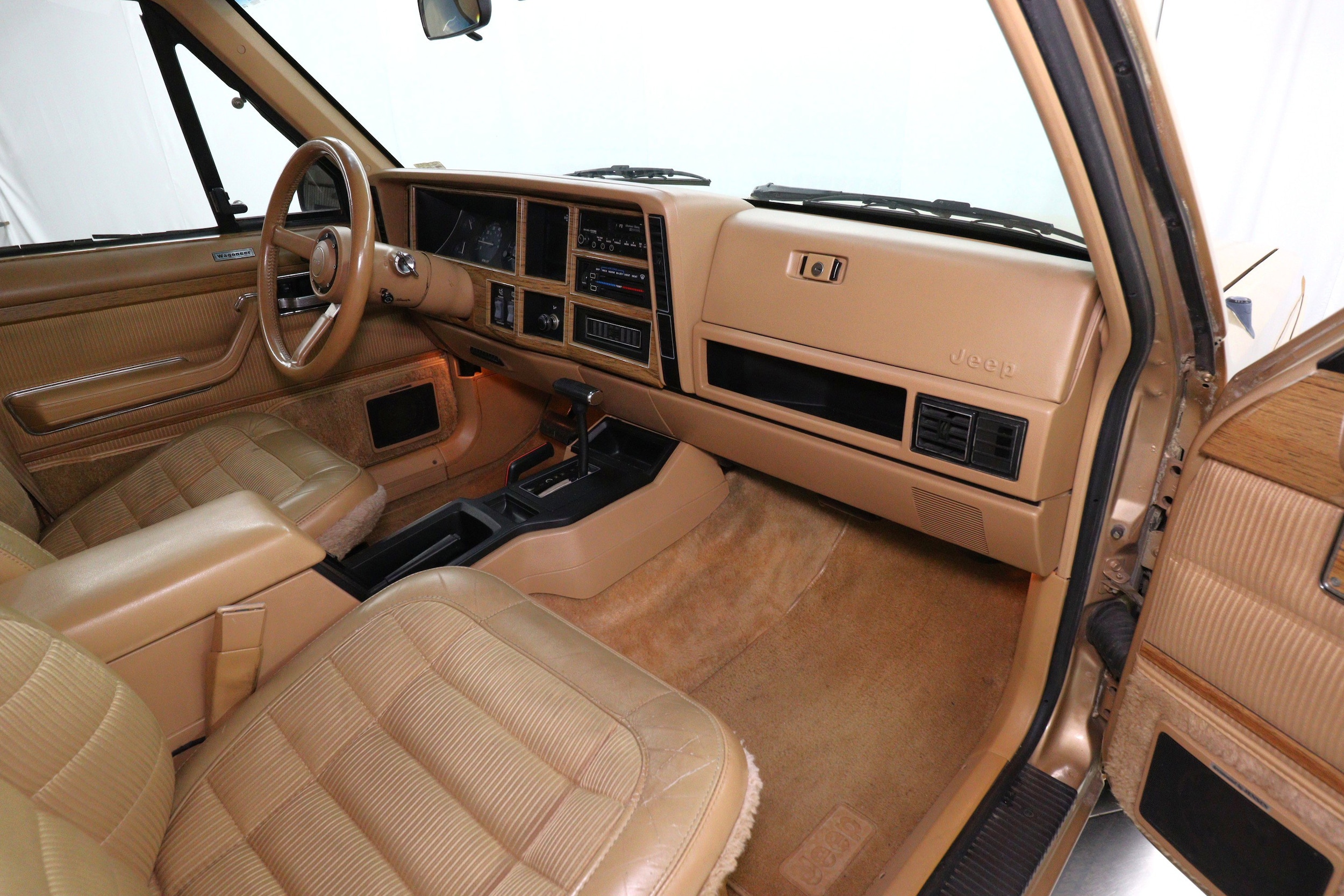 1987 Jeep Wagoneer 14