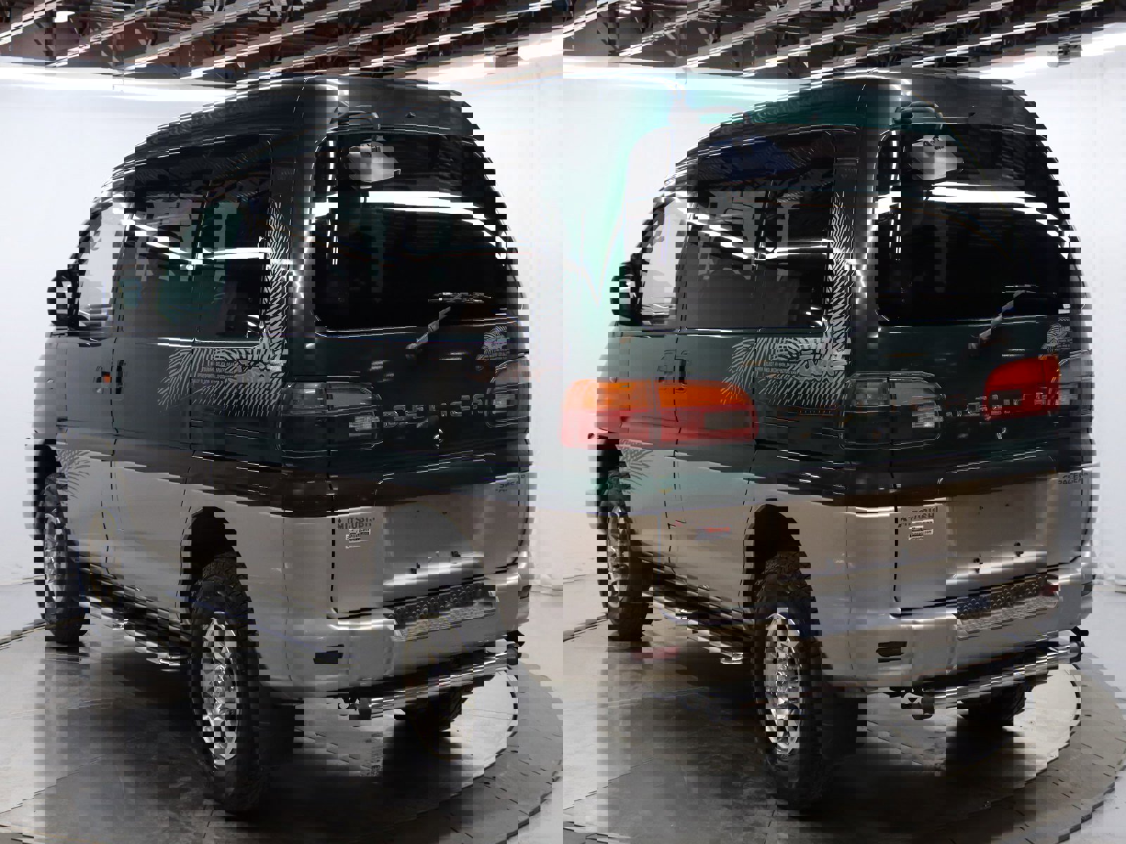 1998 Mitsubishi Delica 4