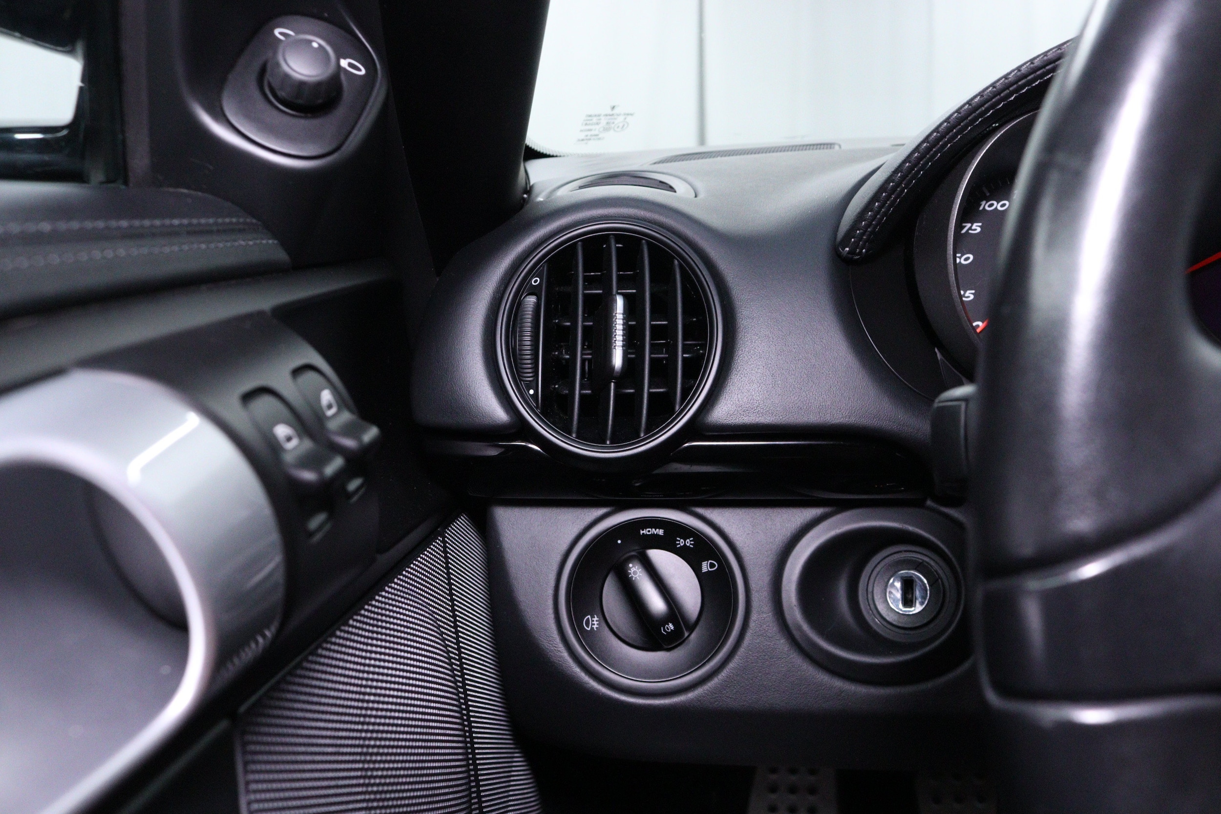 2011 Porsche Cayman 57