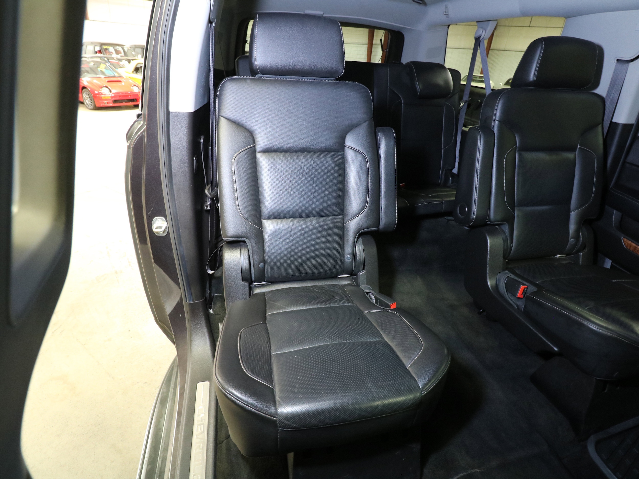 2015 Chevrolet Suburban 17
