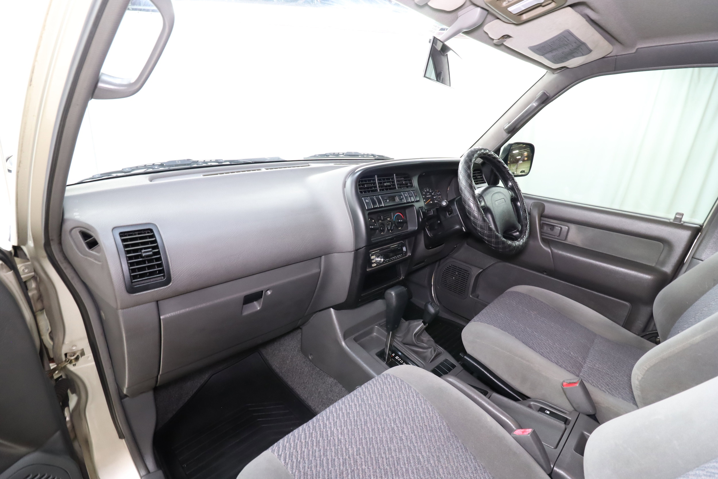 1996 Isuzu Bighorn 18