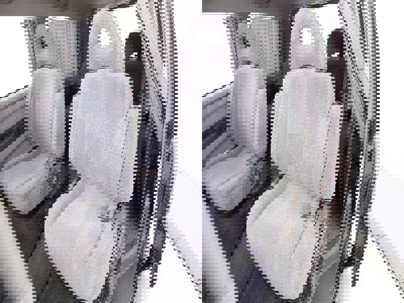 1997 Mitsubishi Delica 18