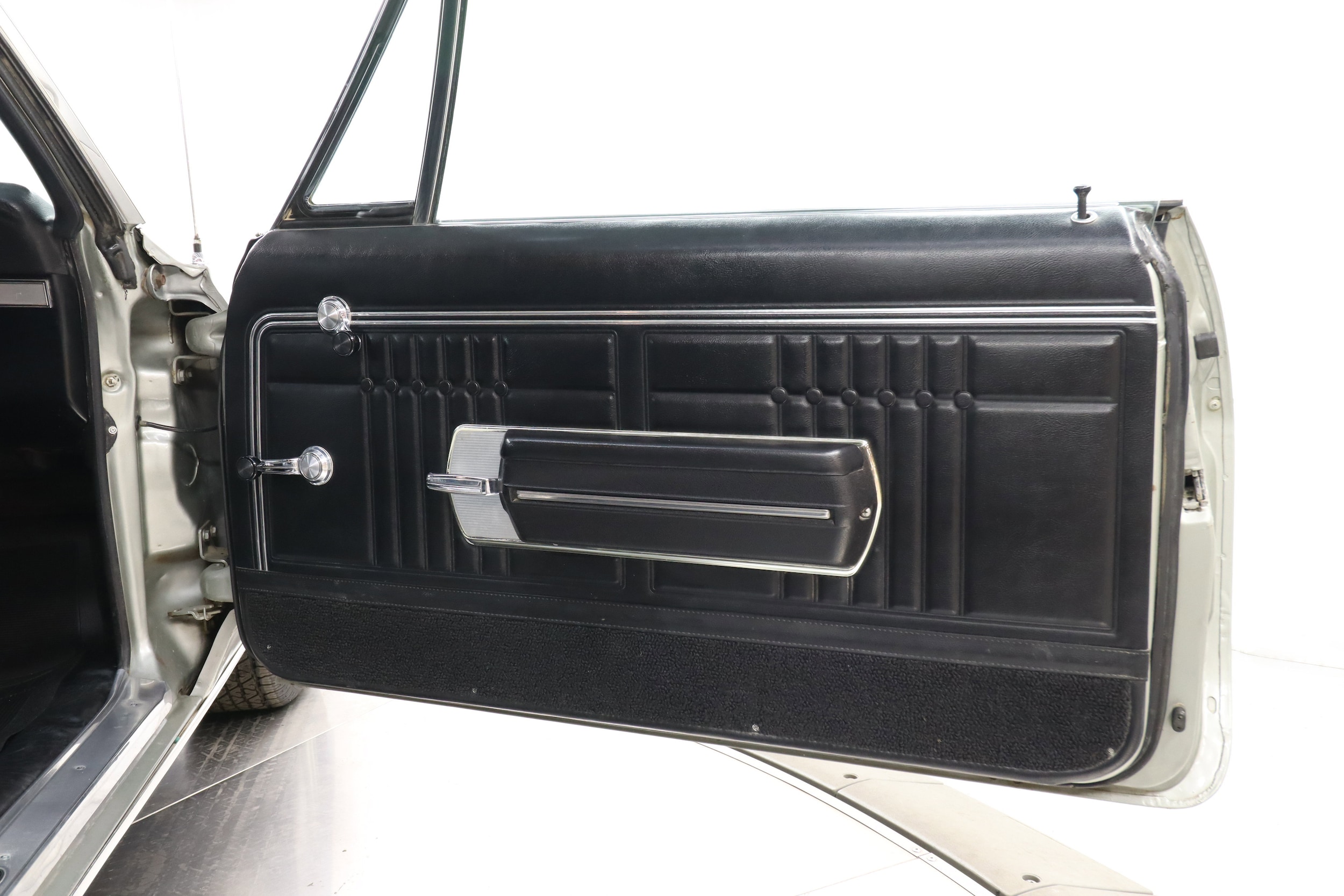 1968 Chevrolet Impala 24