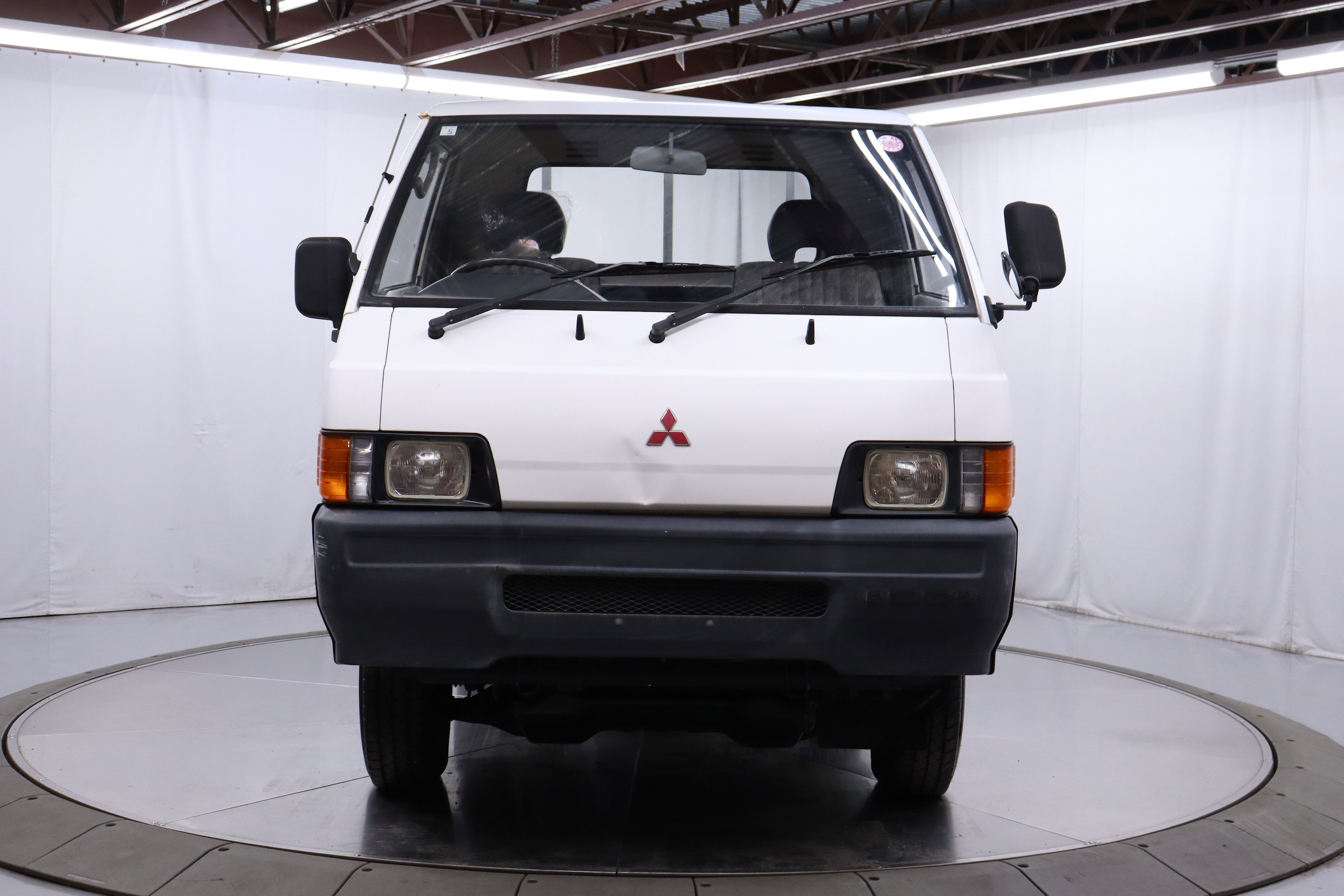 1997 Mitsubishi Delica 5