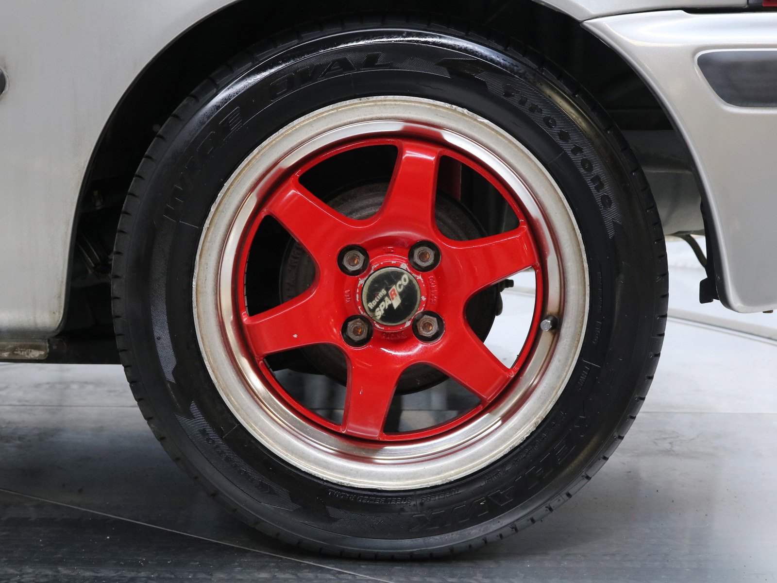 1998 Nissan March 27