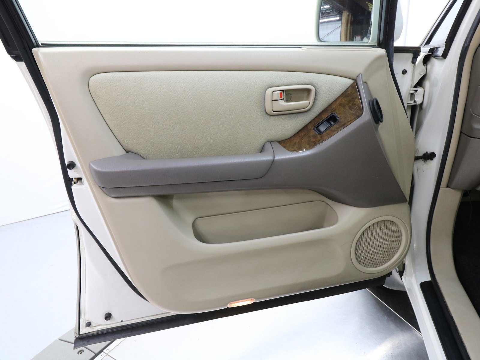 1998 Toyota Harrier 21