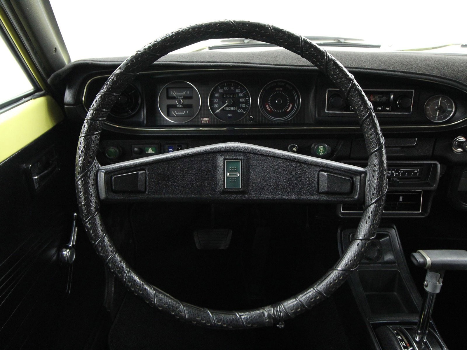 1974 Datsun 710 10