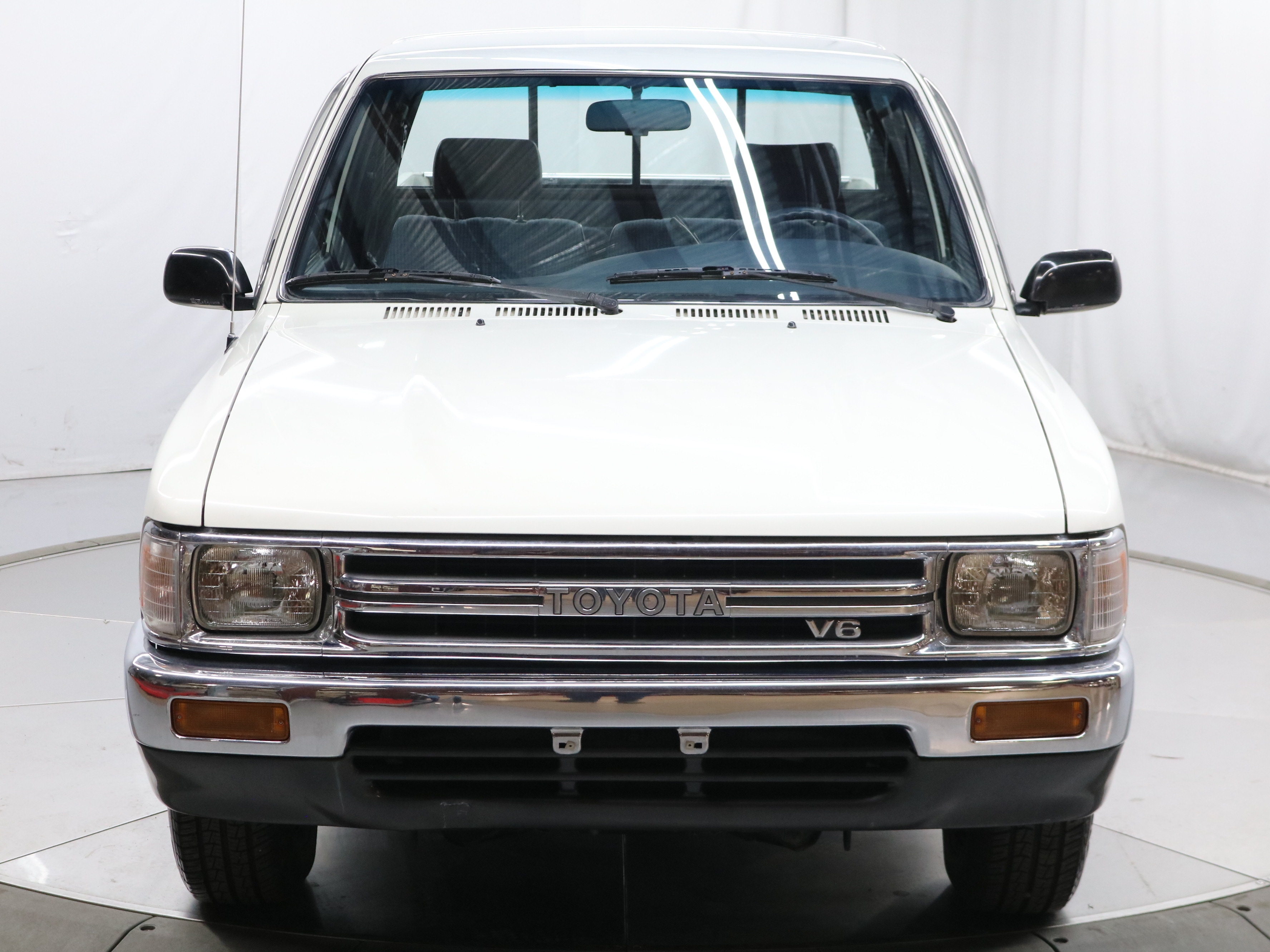 1991 Toyota HiLux 3