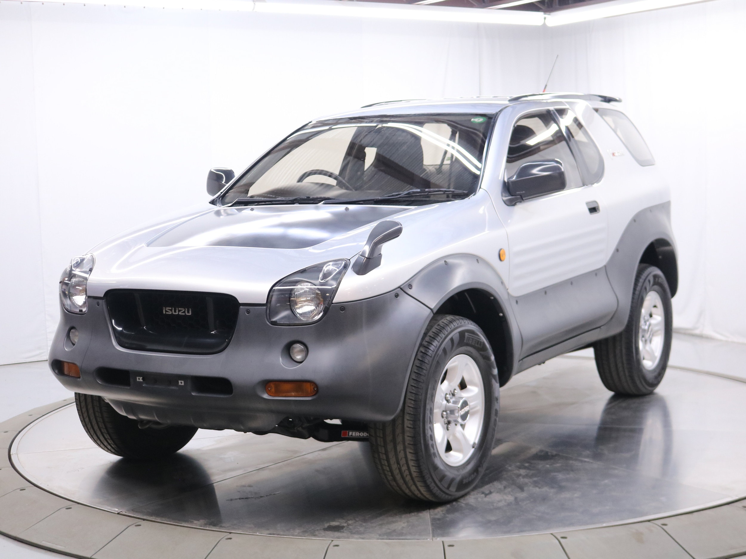 1997 Isuzu Vehicross 2