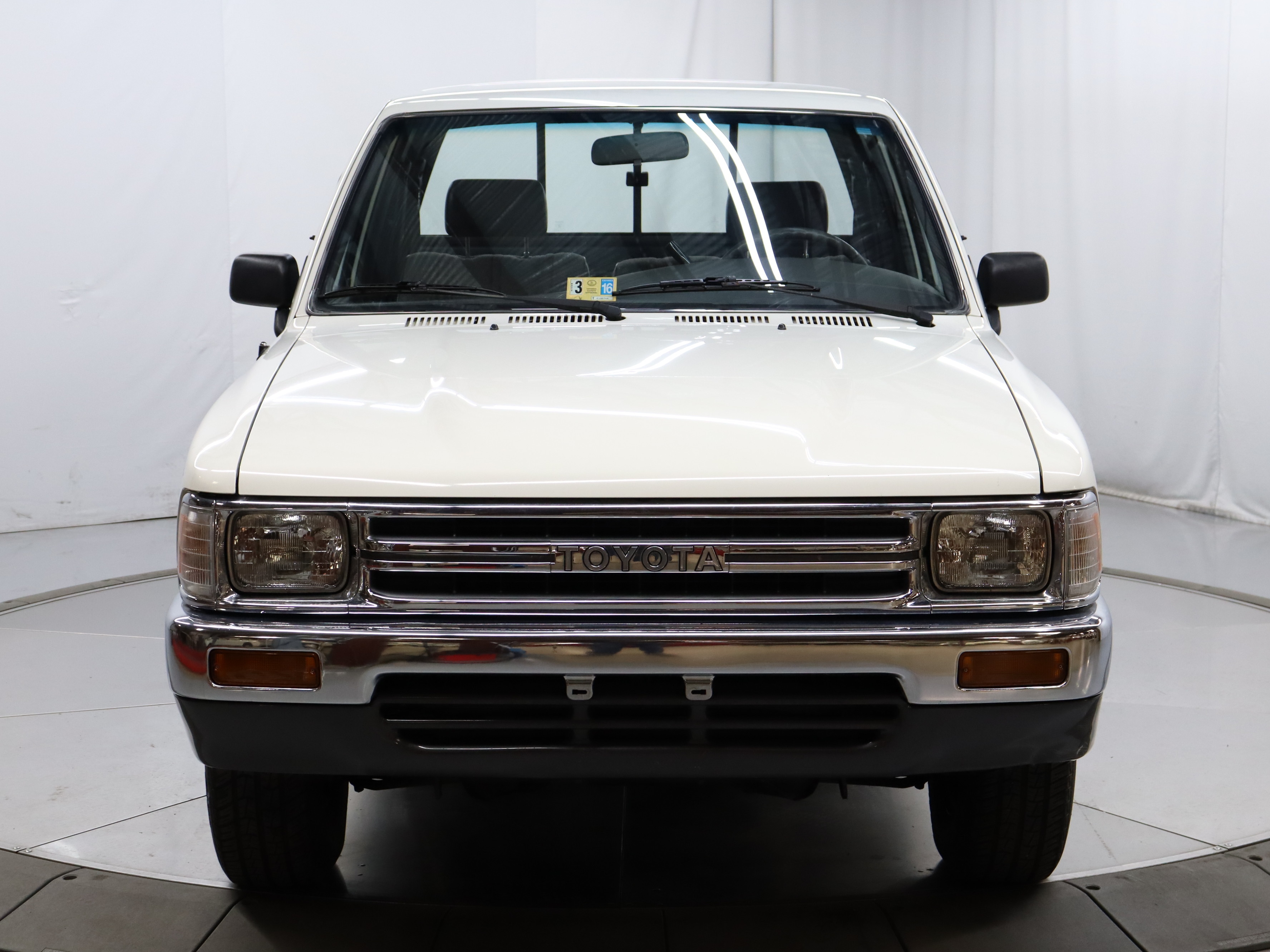 1989 Toyota HiLux 3