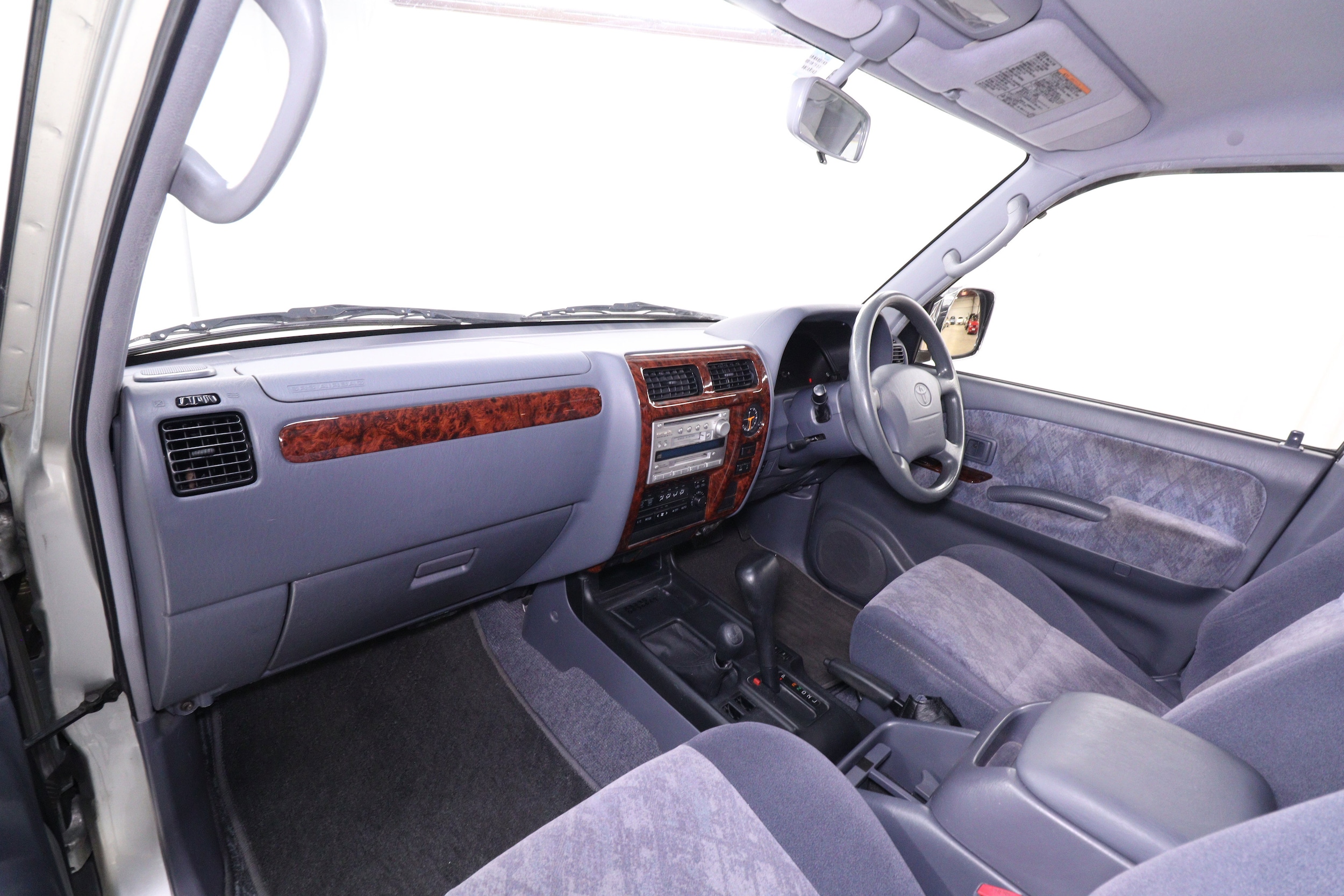 1999 Toyota Land Cruiser 18