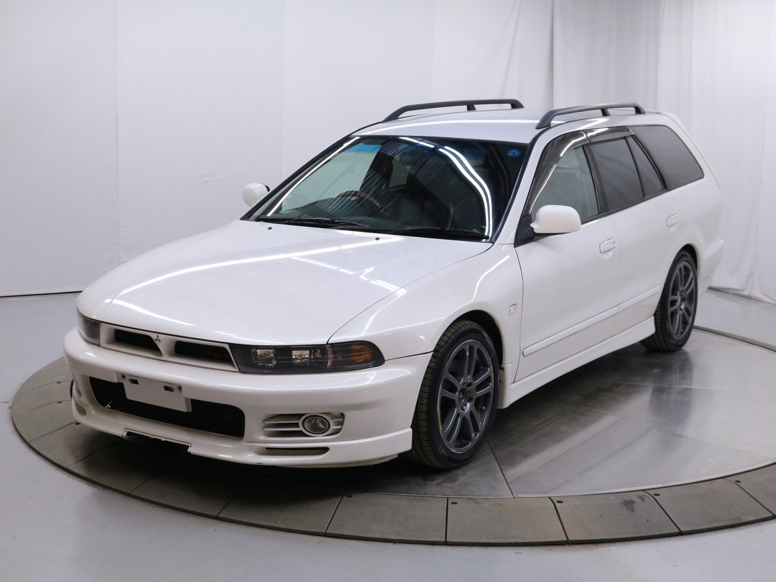 1998 Mitsubishi Legnum 2