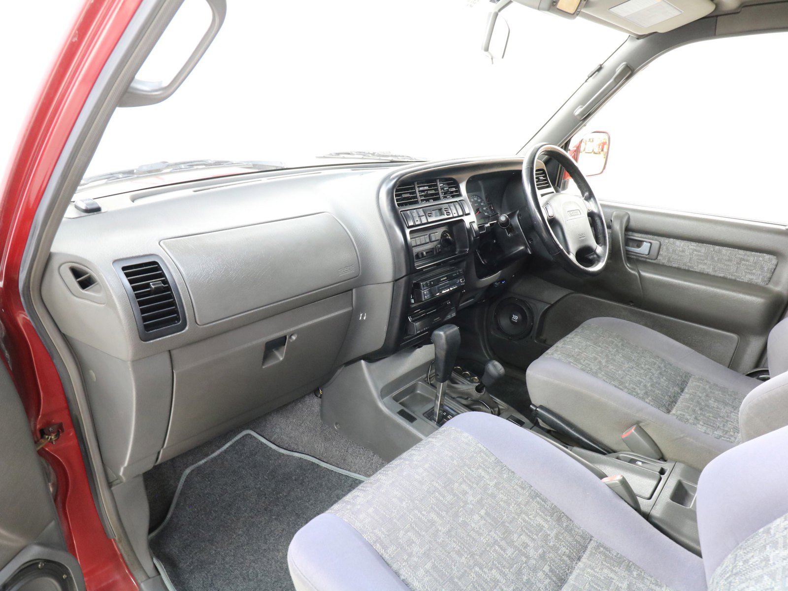 1998 Isuzu Bighorn 19