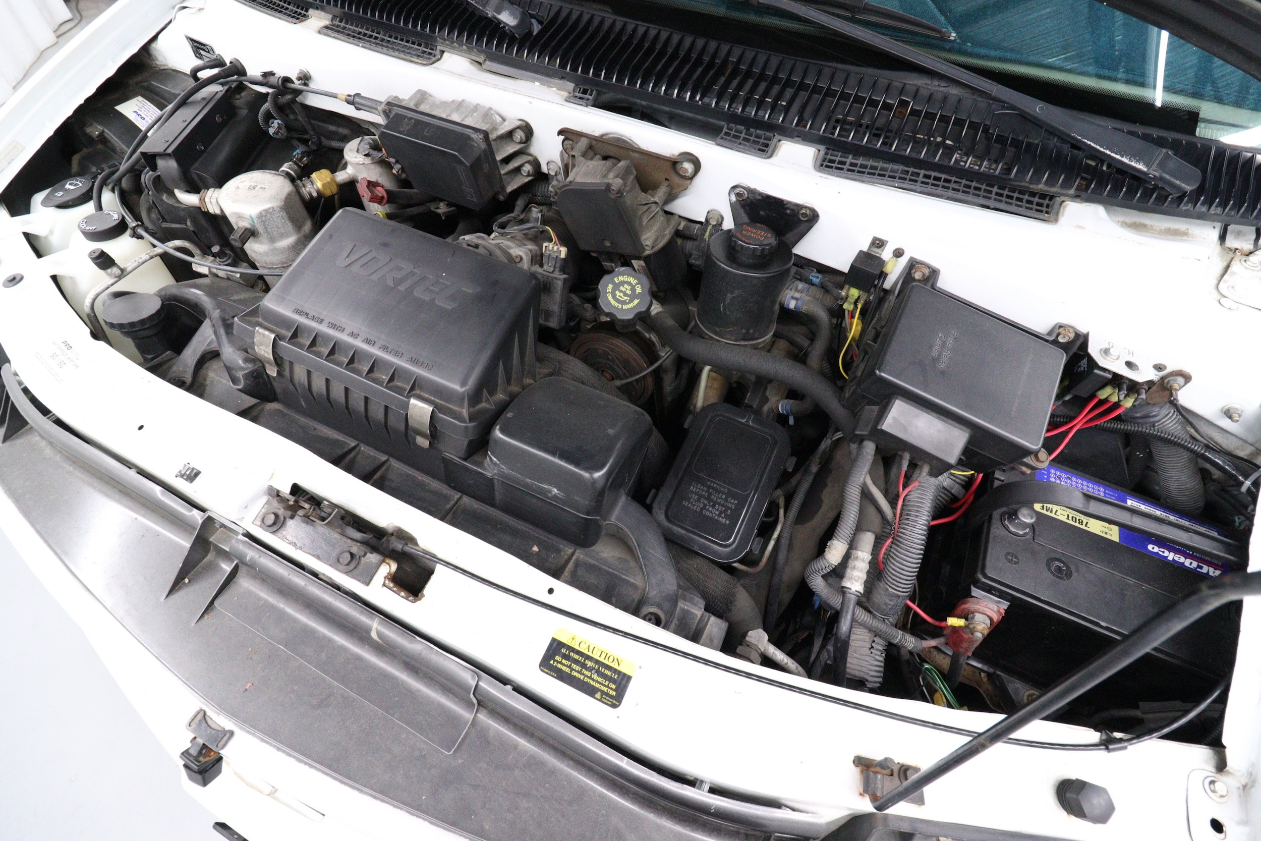 2001 Chevrolet Astro Cargo Van 29
