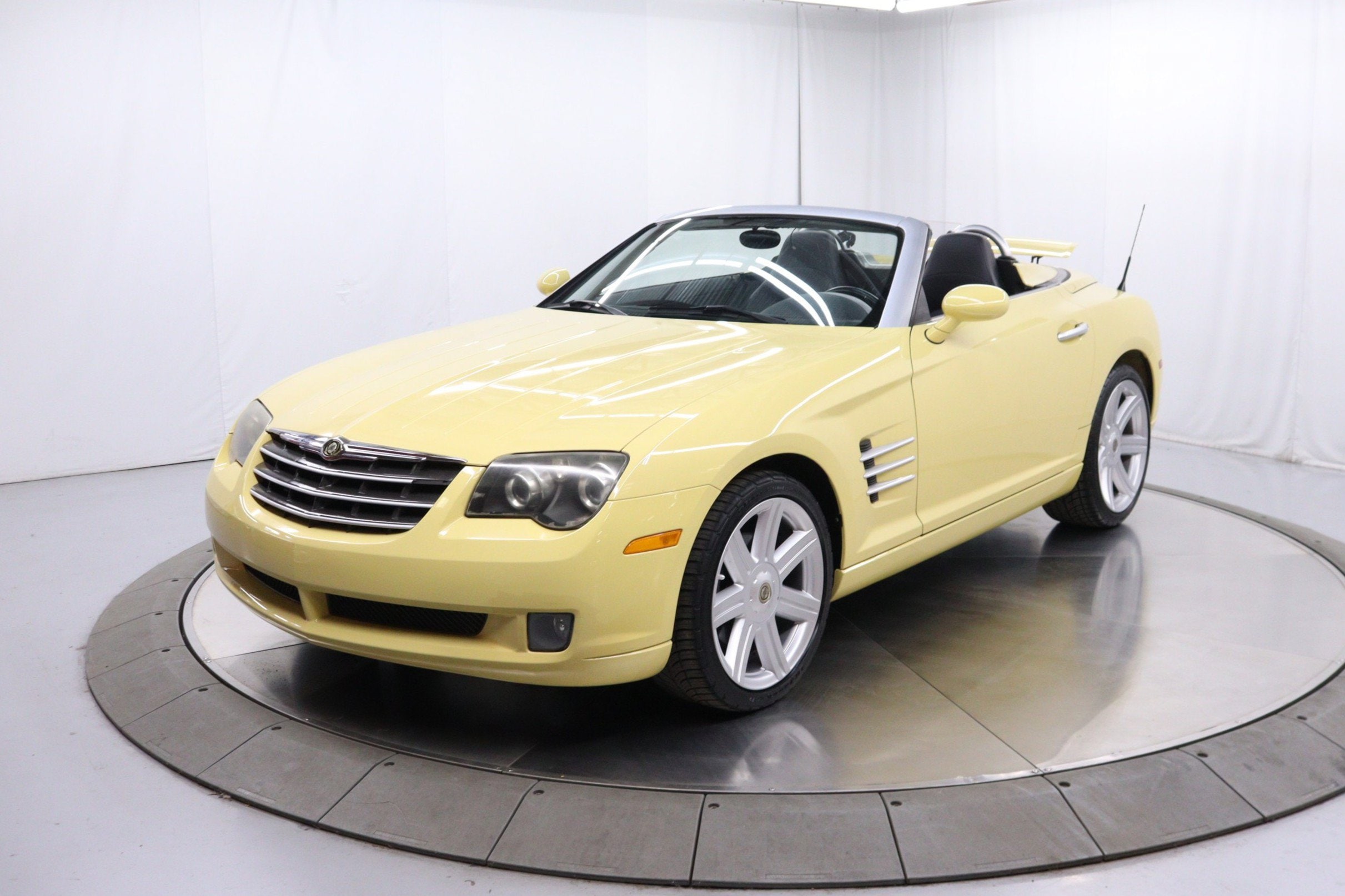 2005 Chrysler Crossfire 10