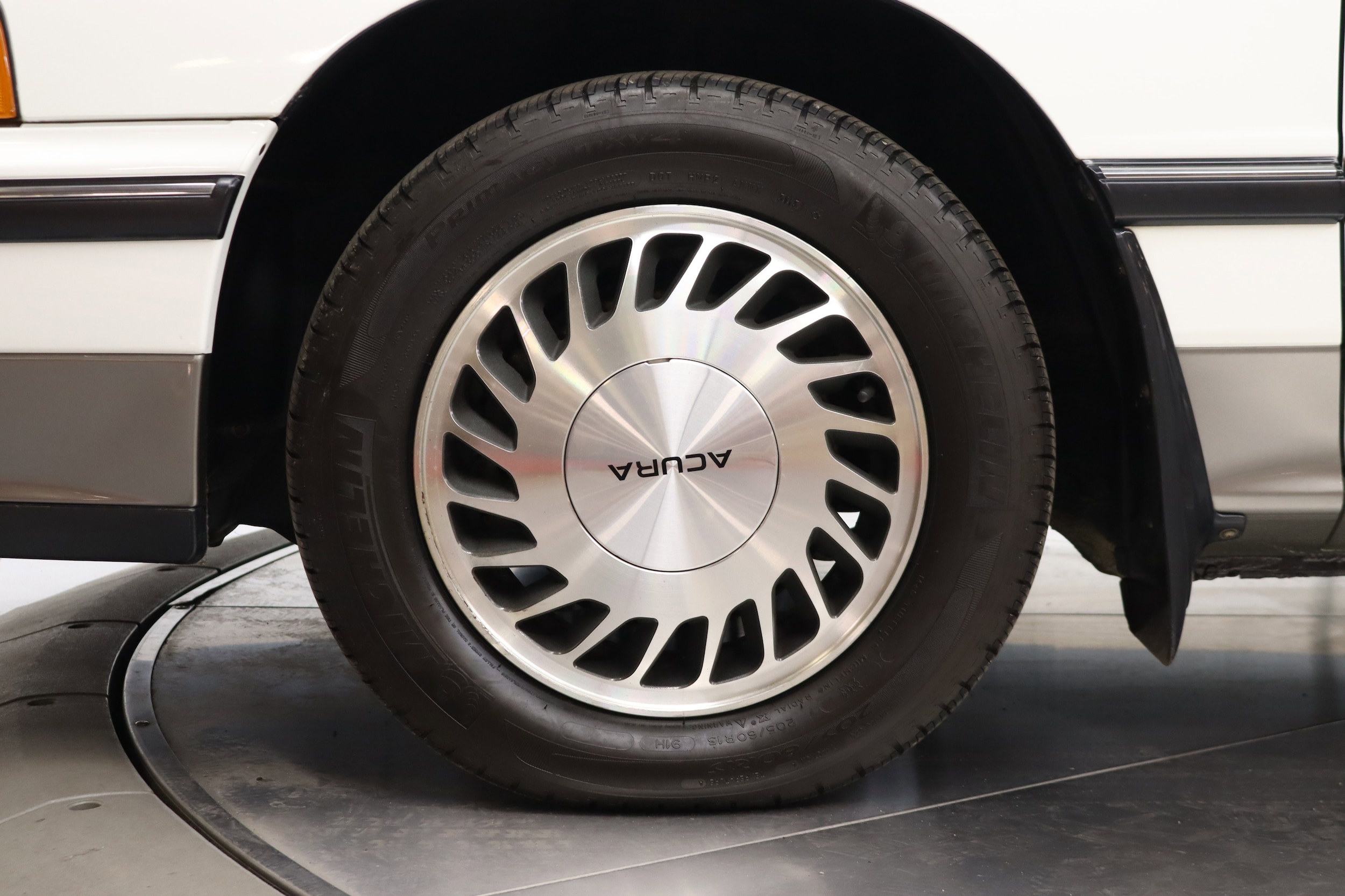 1990 Acura Legend 34