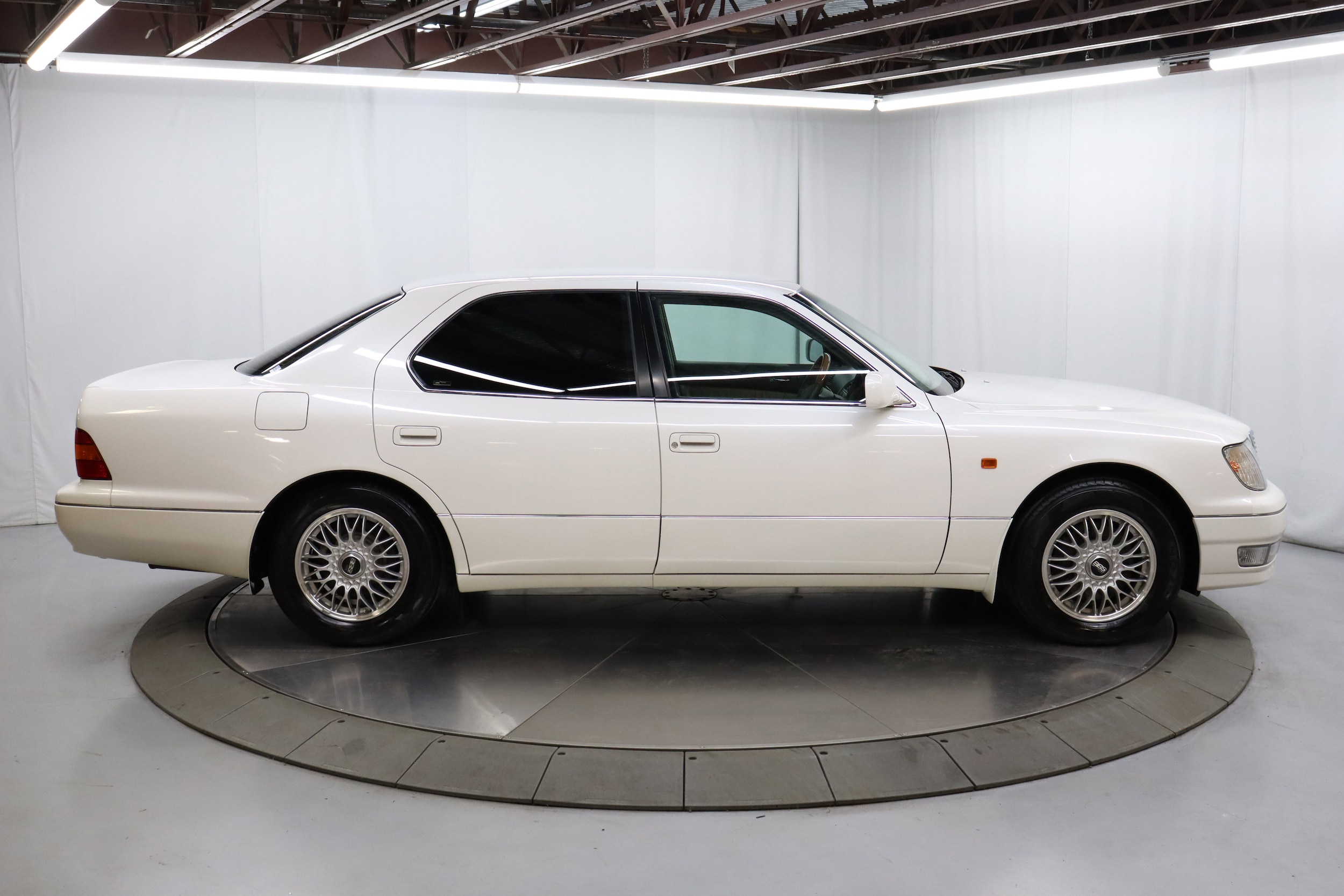 1999 Toyota Celsior 10