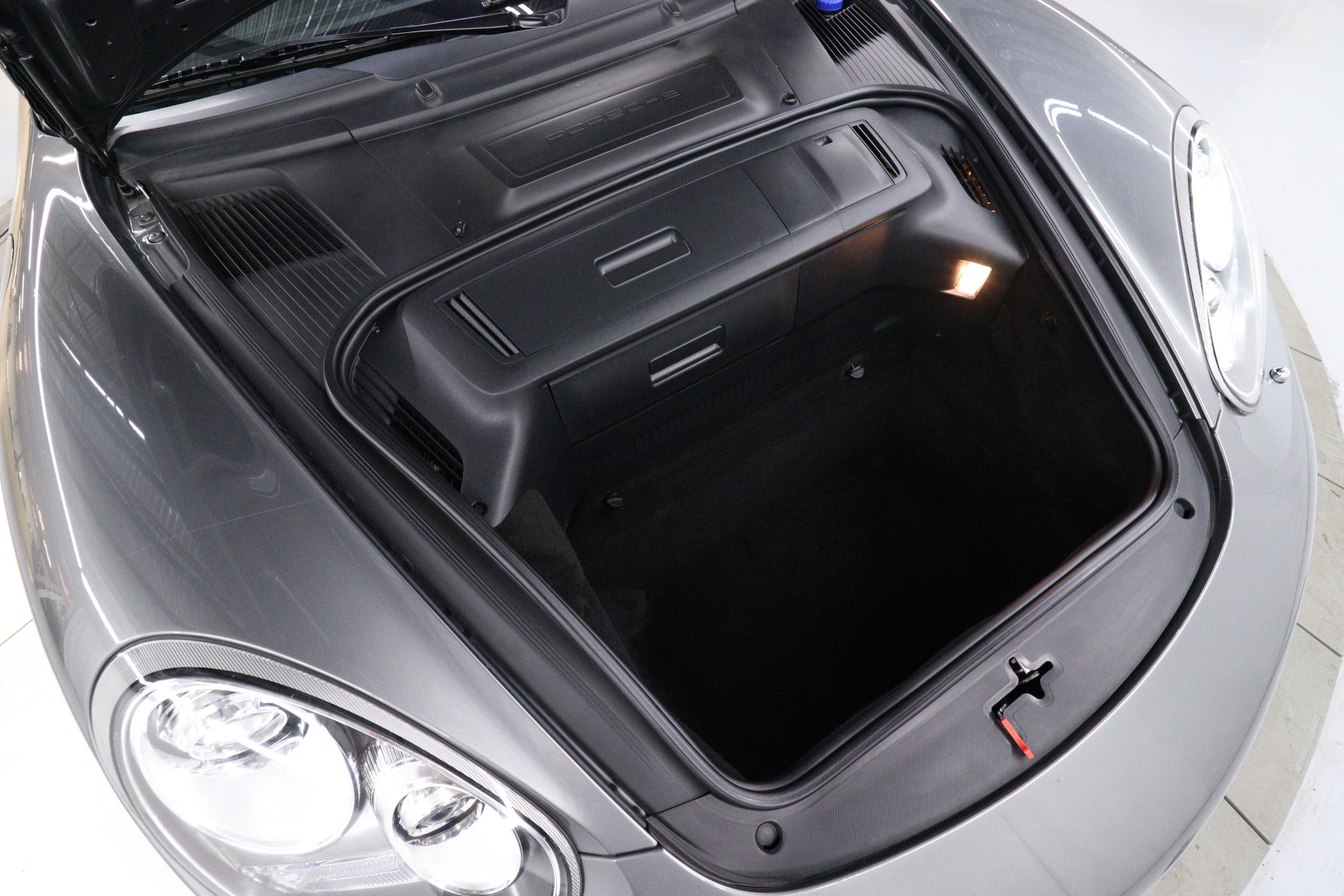 2011 Porsche Cayman 21