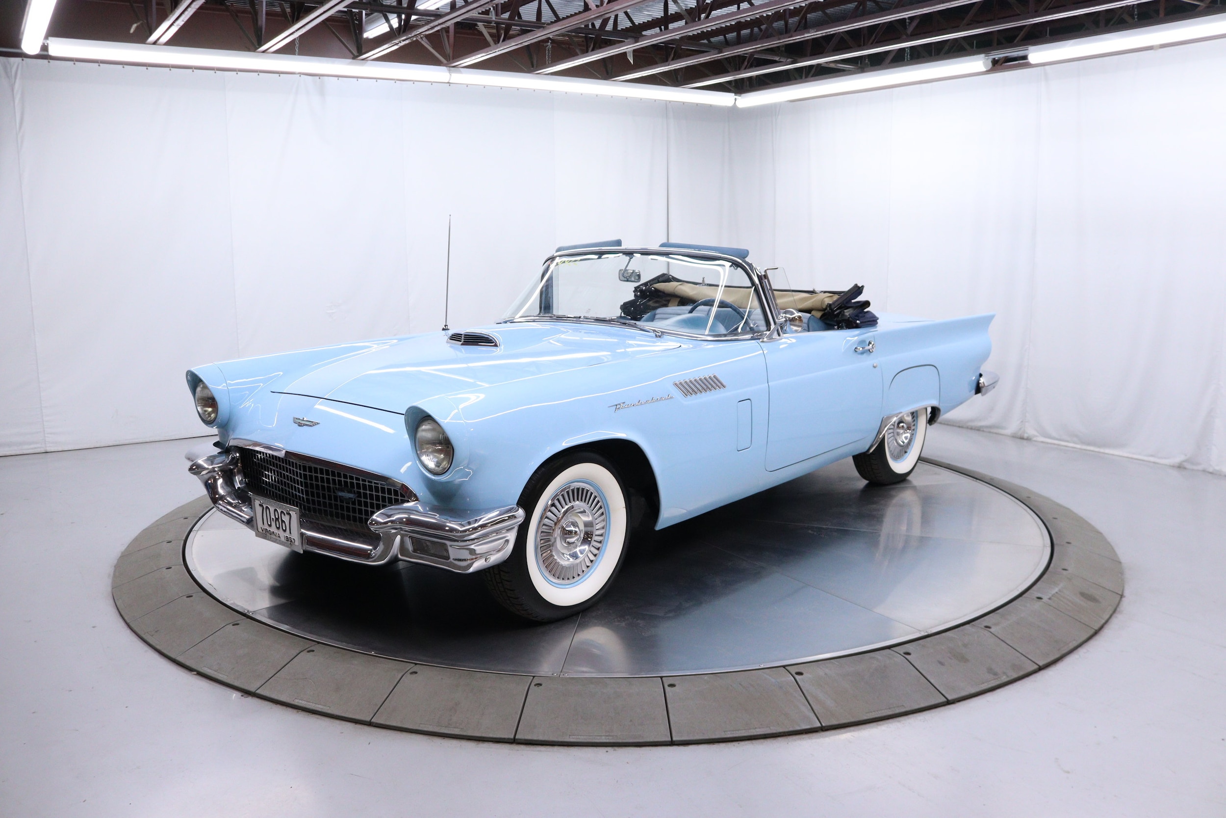 1957 Ford Thunderbird 21