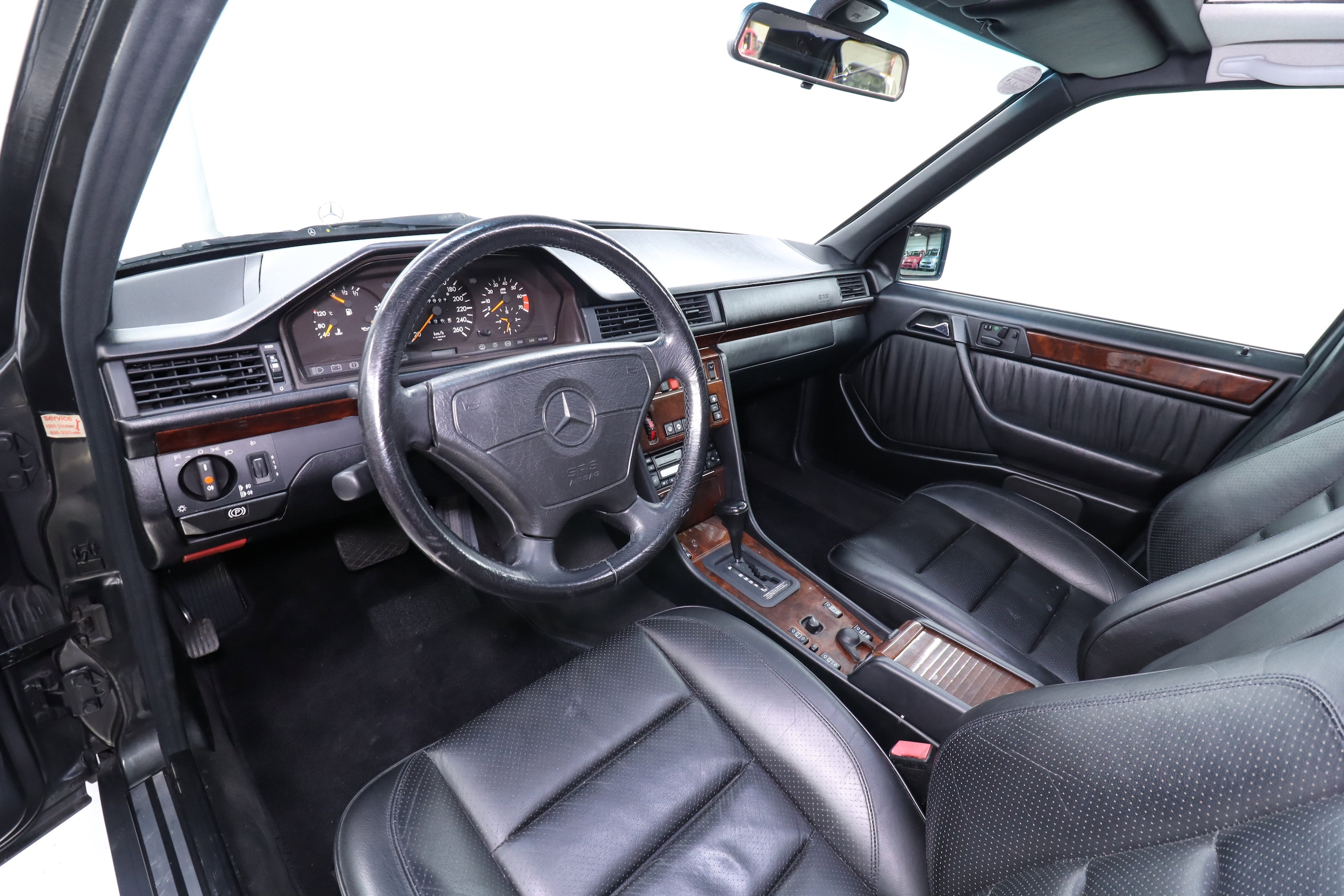 1994 Mercedes-Benz E500 11
