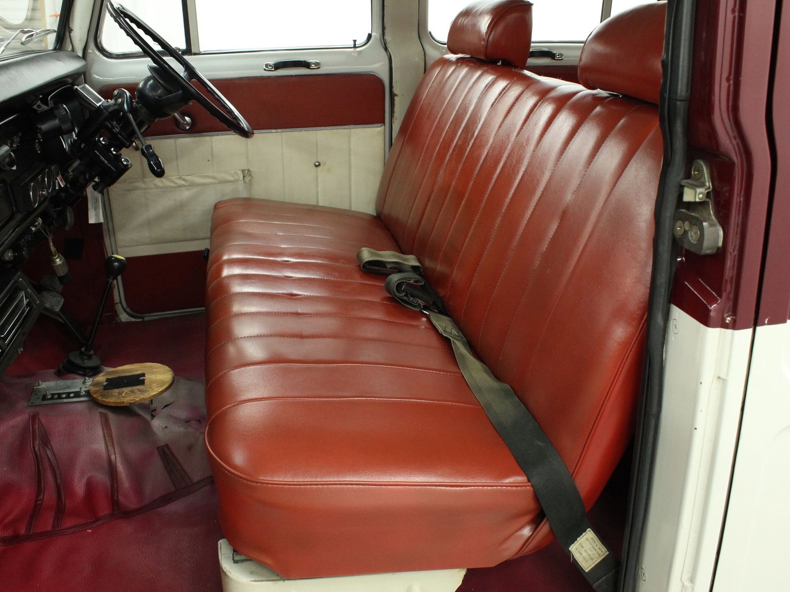1975 Mitsubishi Jeep 21