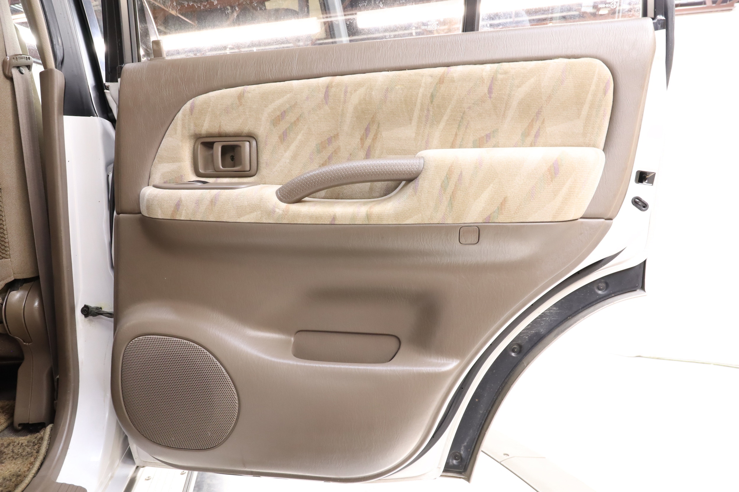 1999 Toyota Land Cruiser Prado 29