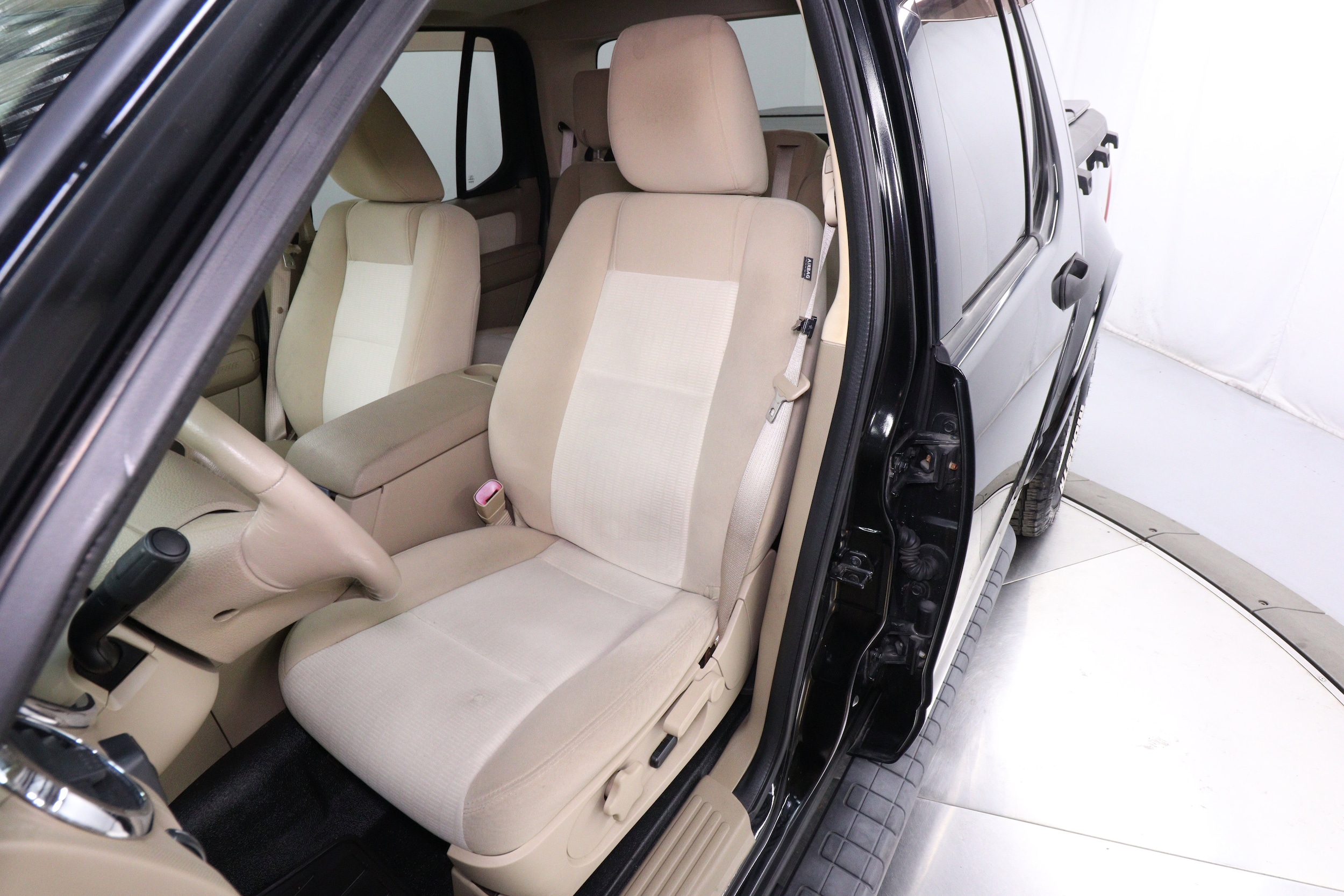 2010 Ford Explorer Sport Trac 19