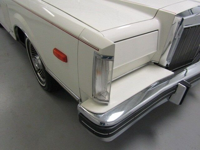 1982 Lincoln Continental 35