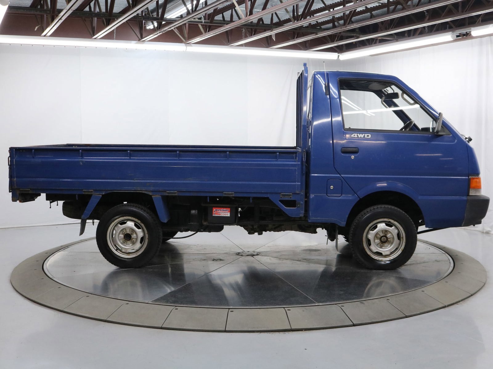 1983 Nissan Vanette 8