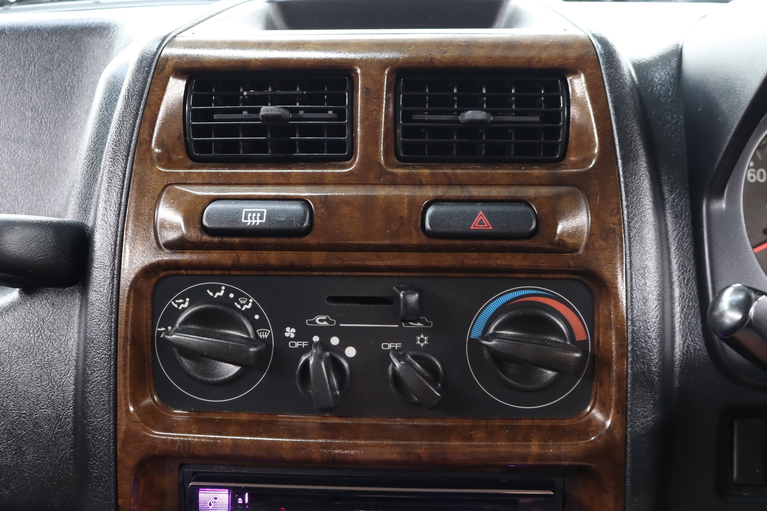 1998 Mitsubishi Pajero Jr 15