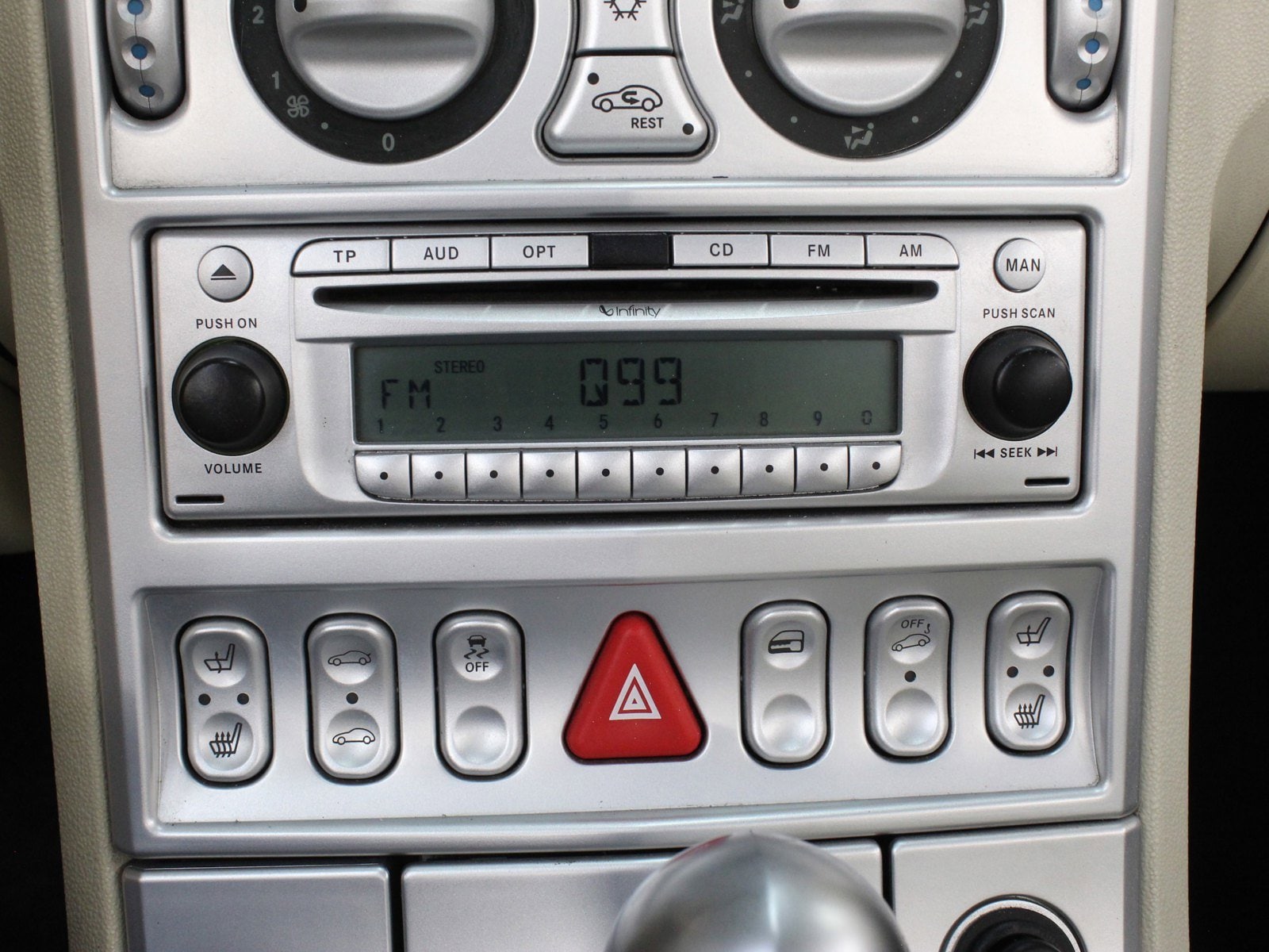 2005 Chrysler Crossfire 15