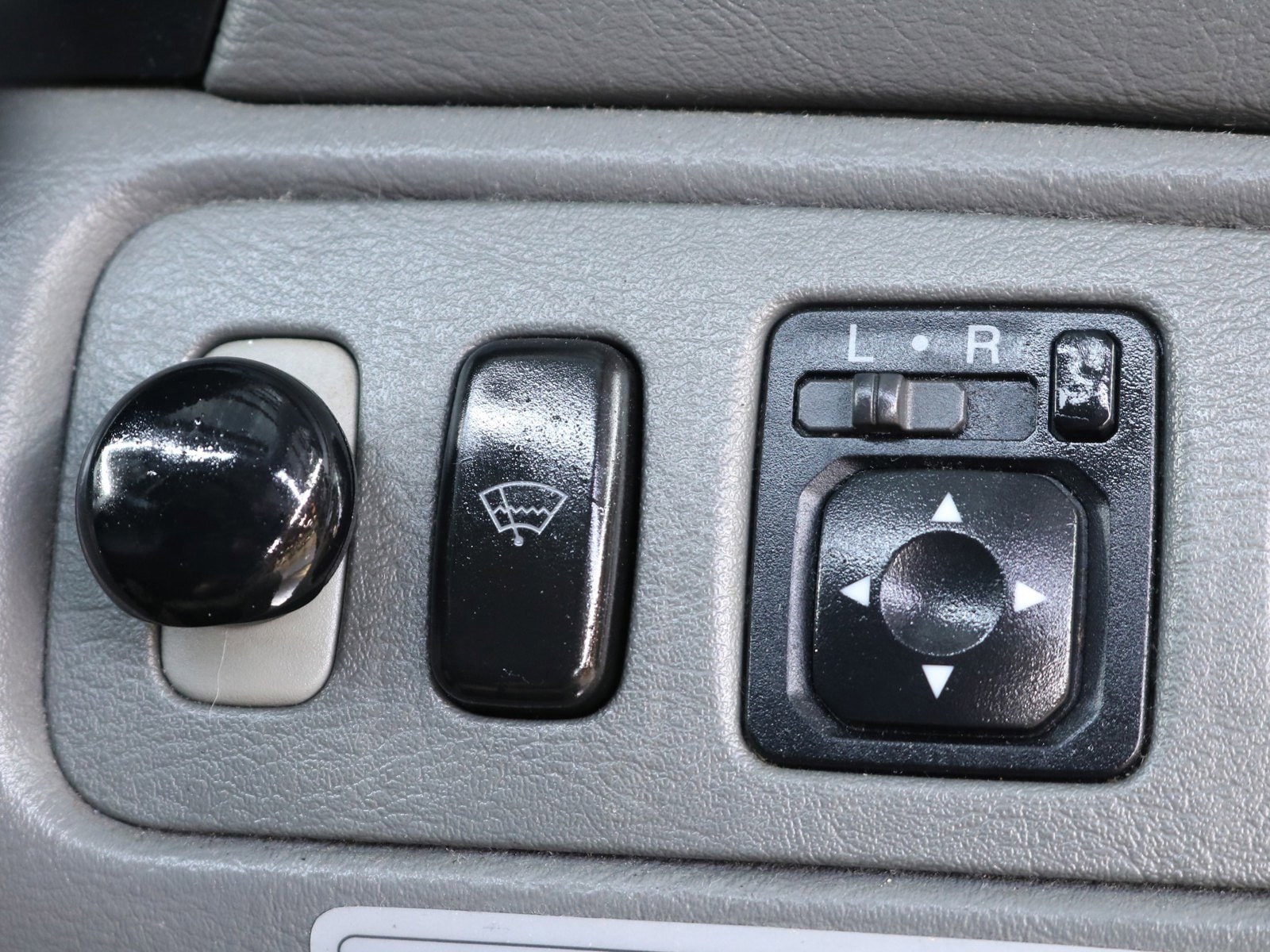 1998 Mitsubishi RVR Sports Gear 50