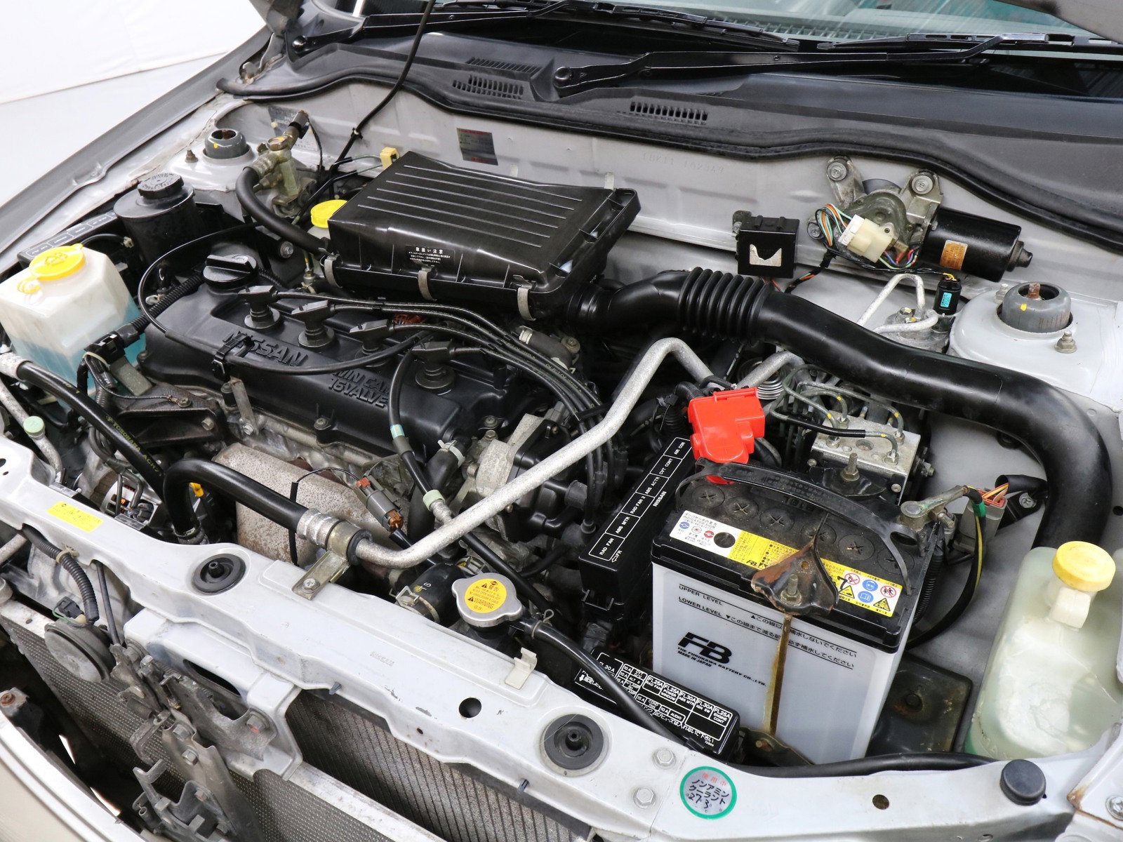 1998 Nissan March 27