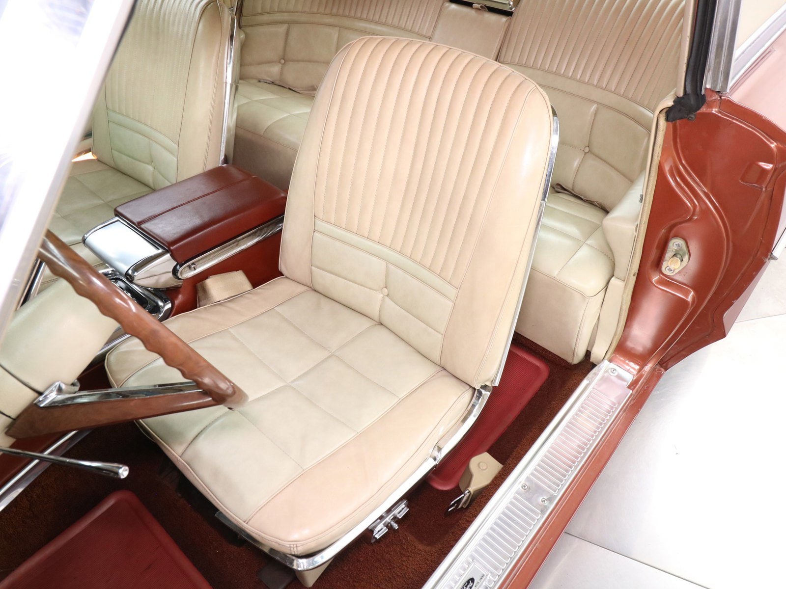 1966 Ford Thunderbird 14