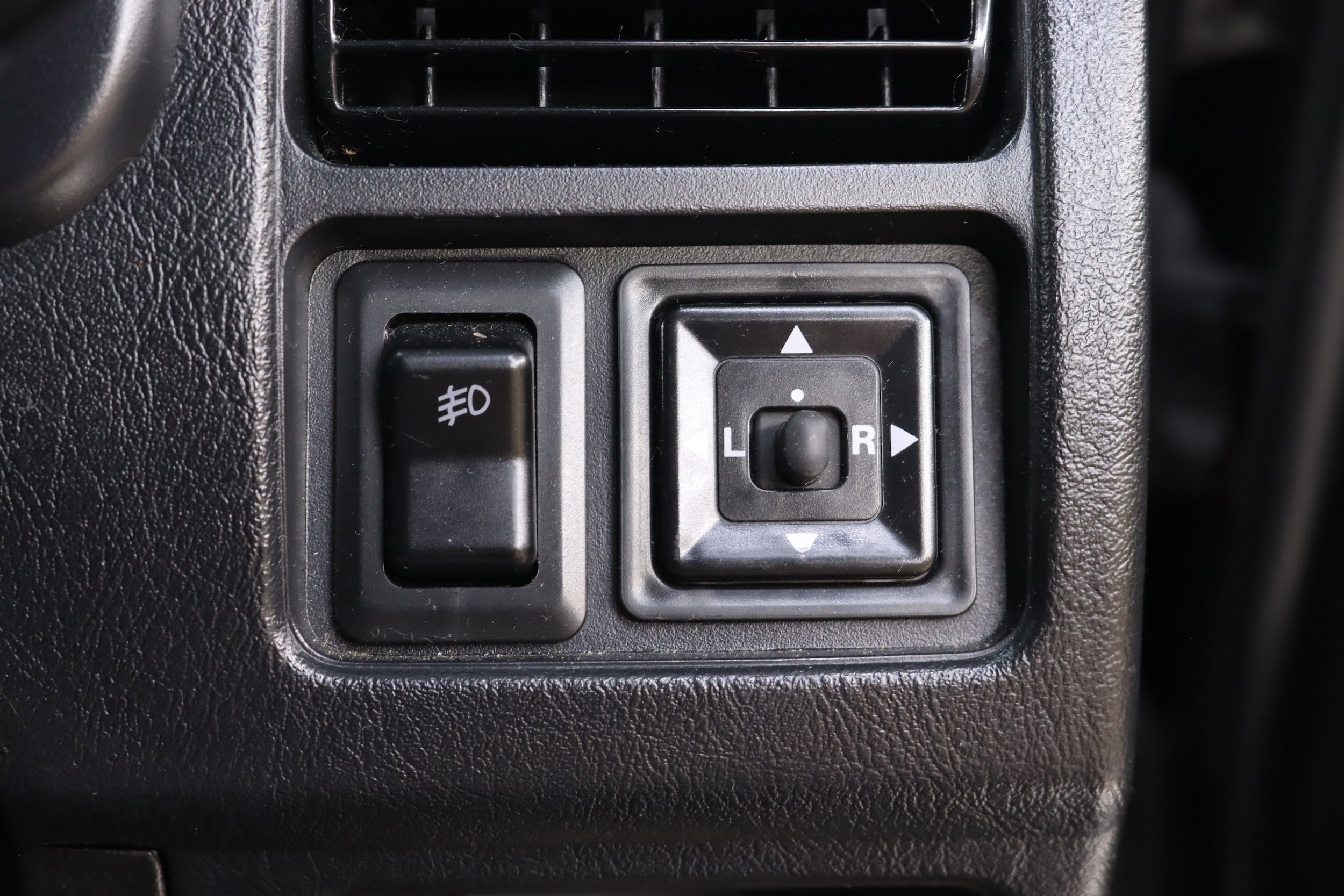 1998 Mitsubishi Pajero Jr 53