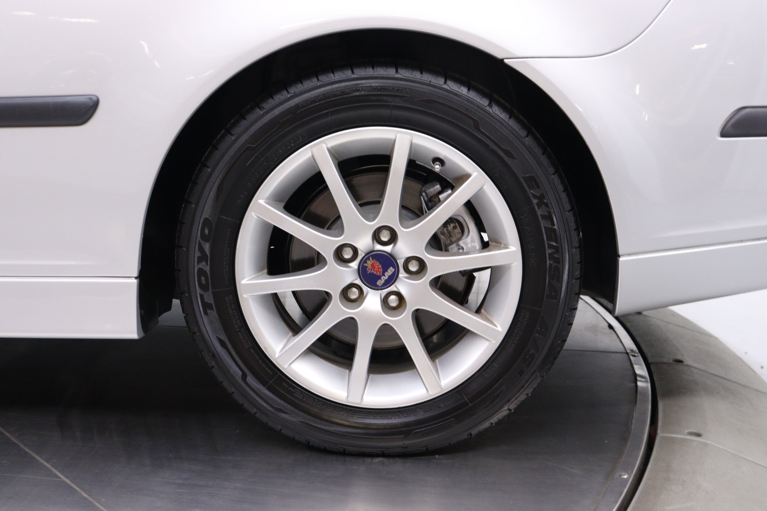 2004 Saab 2.0T 9-3 37