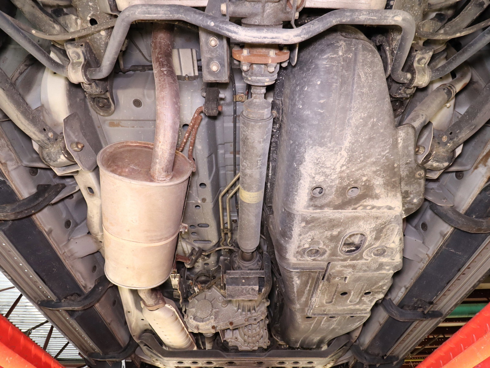 1999 Mitsubishi Pajero 37