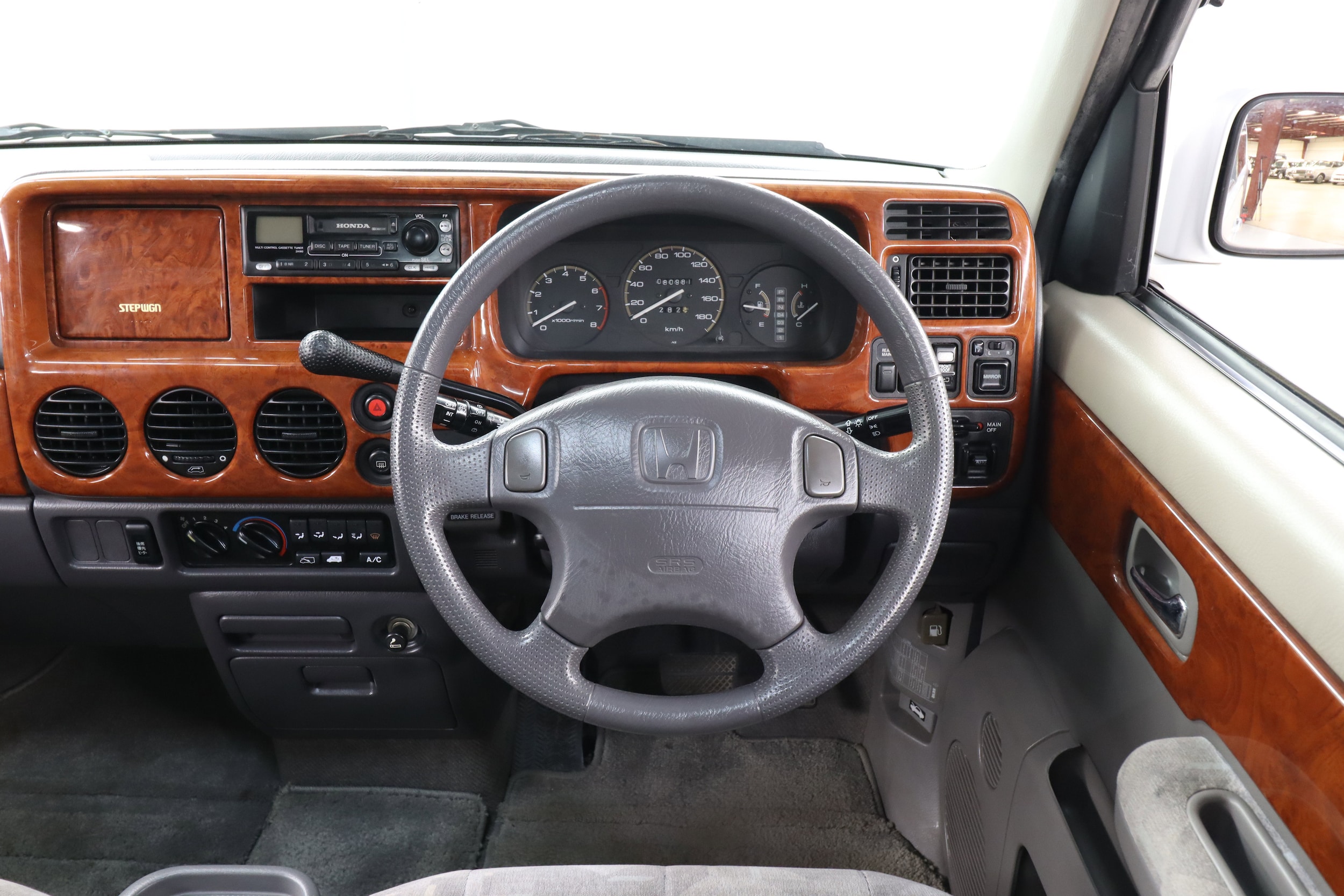 1998 Honda StepWgn 12