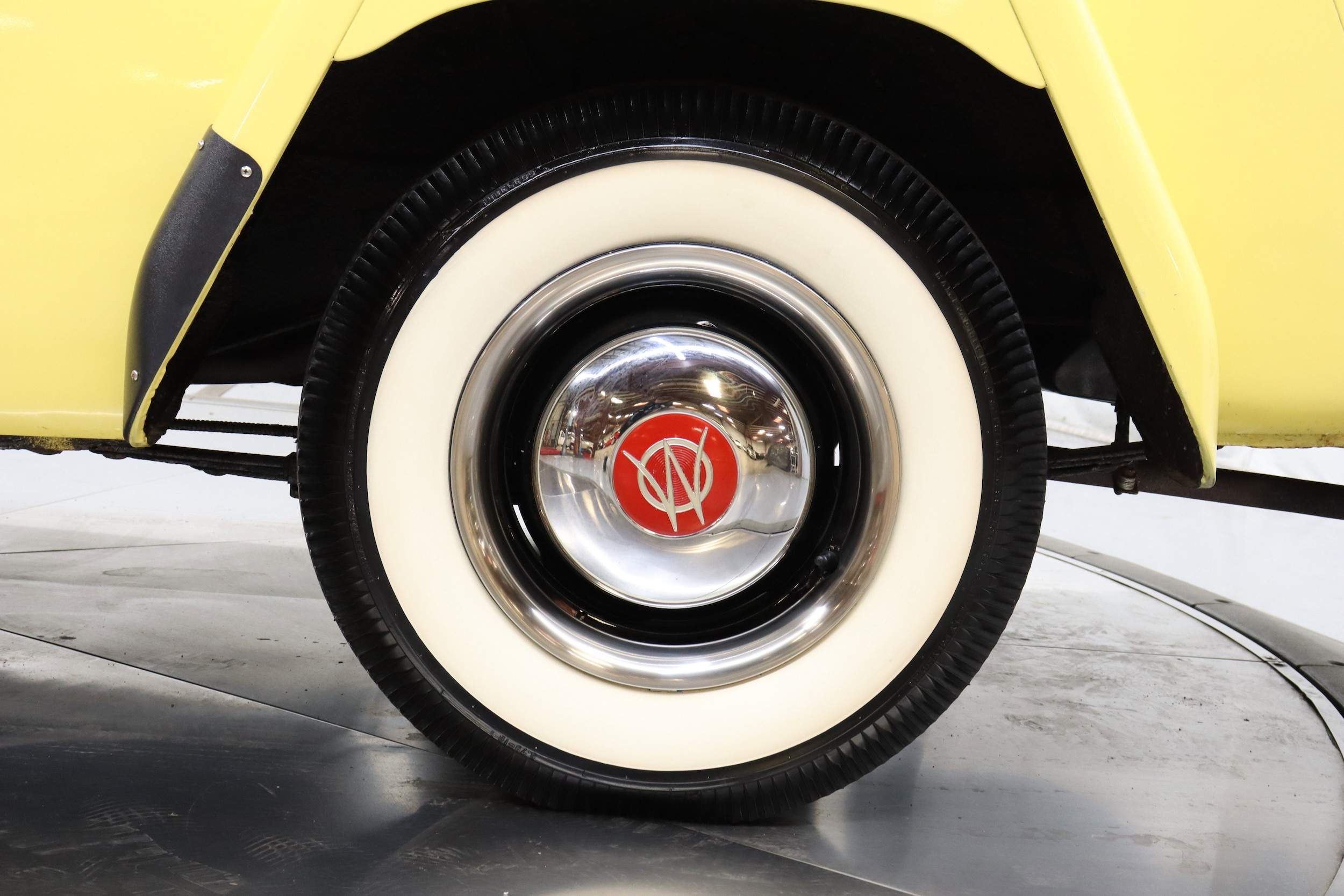 1950 Willys Jeepster 32