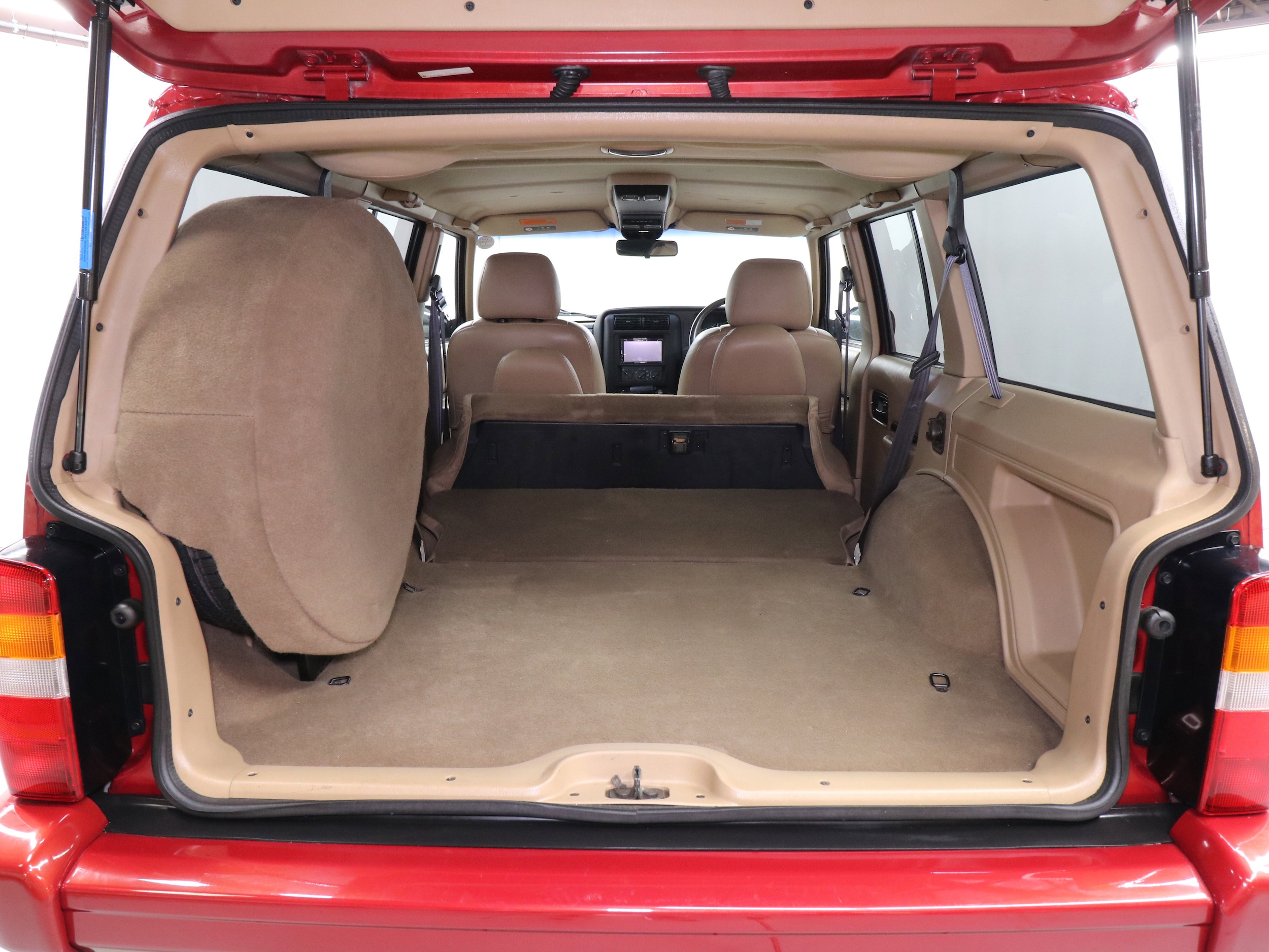2000 Jeep Cherokee 29