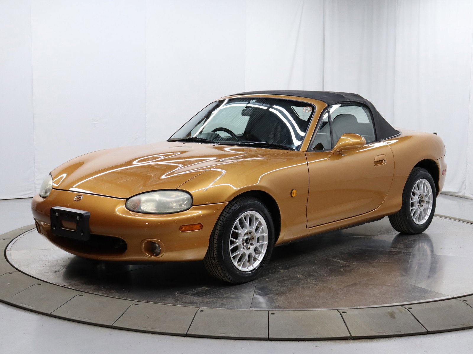 1998 Mazda Eunos Roadster 11
