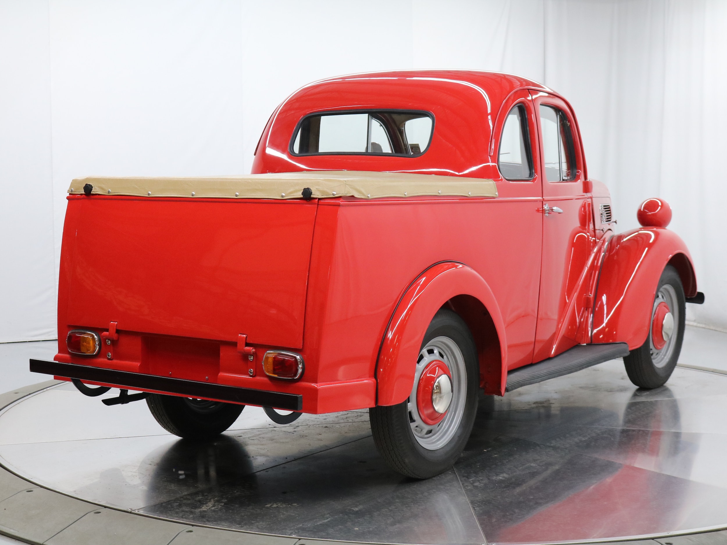 1950 Ford Anglia 7