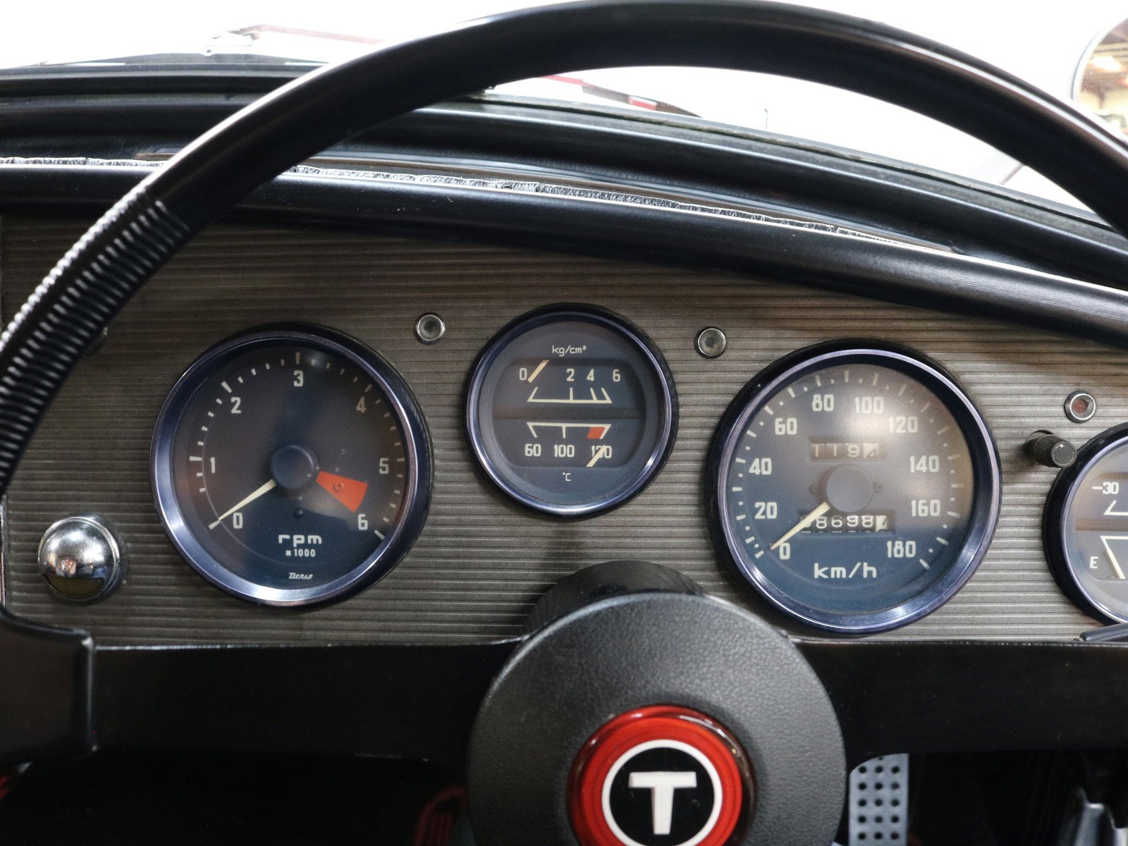 1968 Toyota Sports 800 13