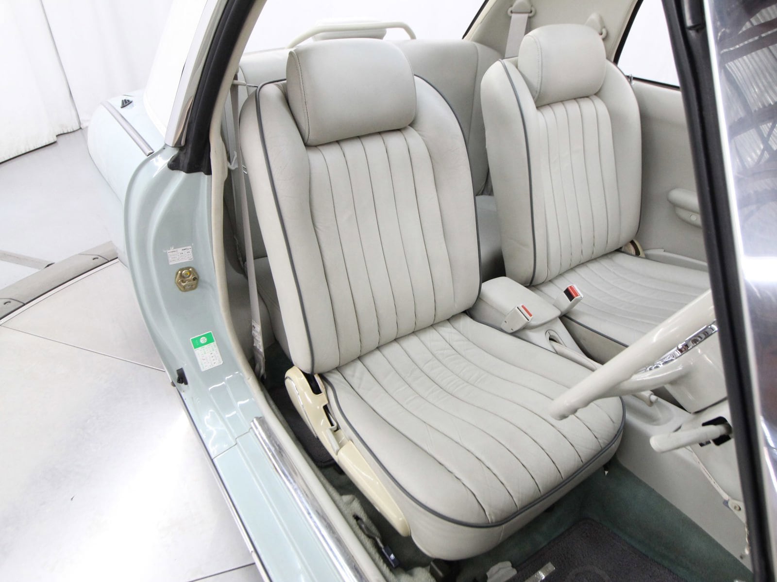 1991 Nissan Figaro 16